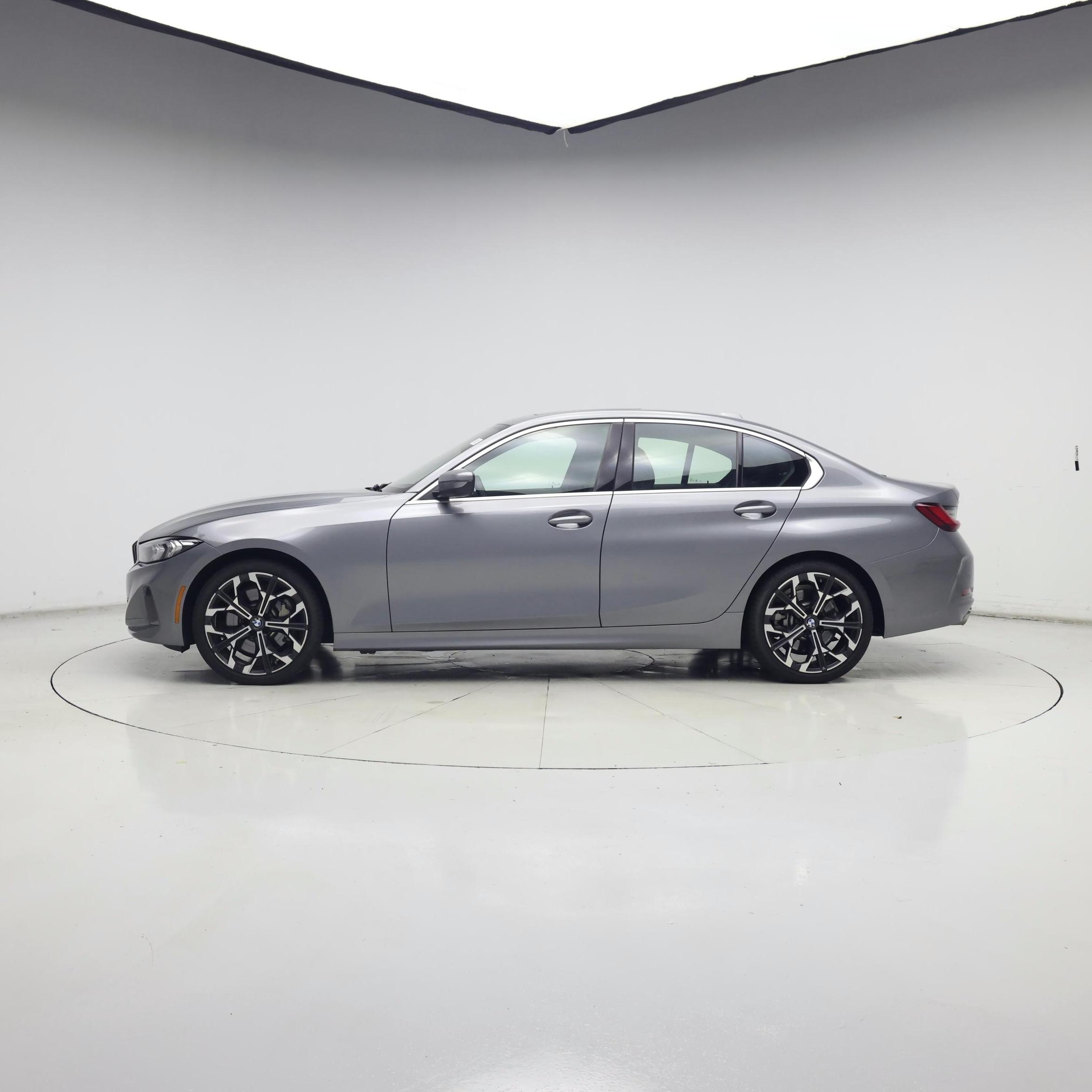 Thumbnail: 2026 BMW 3 Series - 3