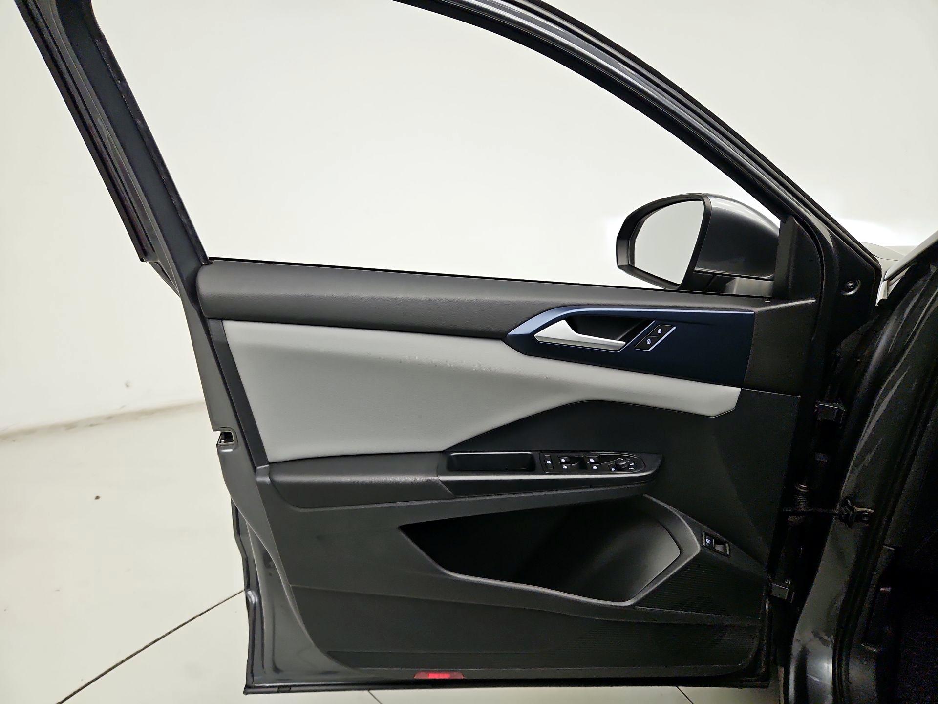 Thumbnail: 2023 Volkswagen Taos - 12
