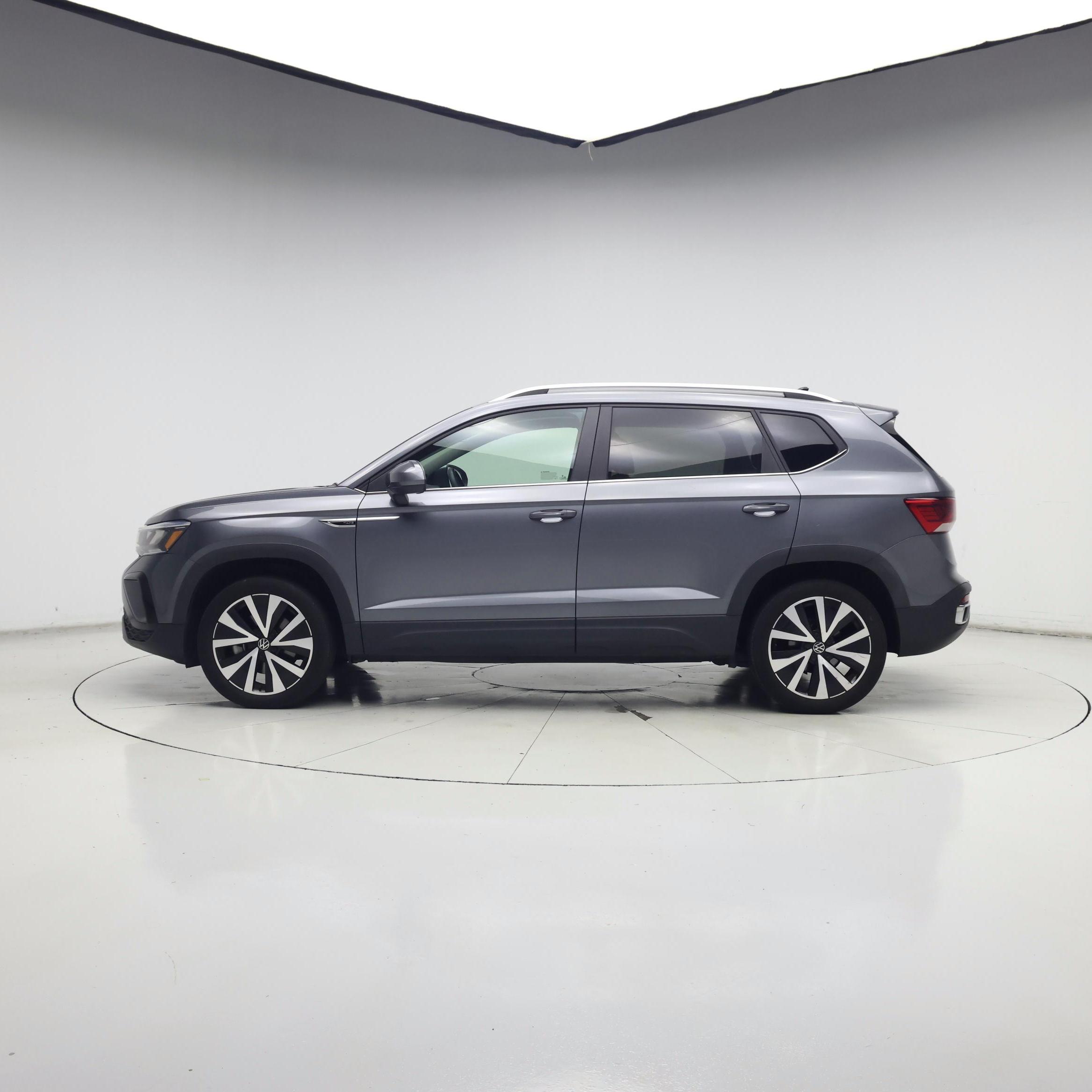 Thumbnail: 2023 Volkswagen Taos - 3