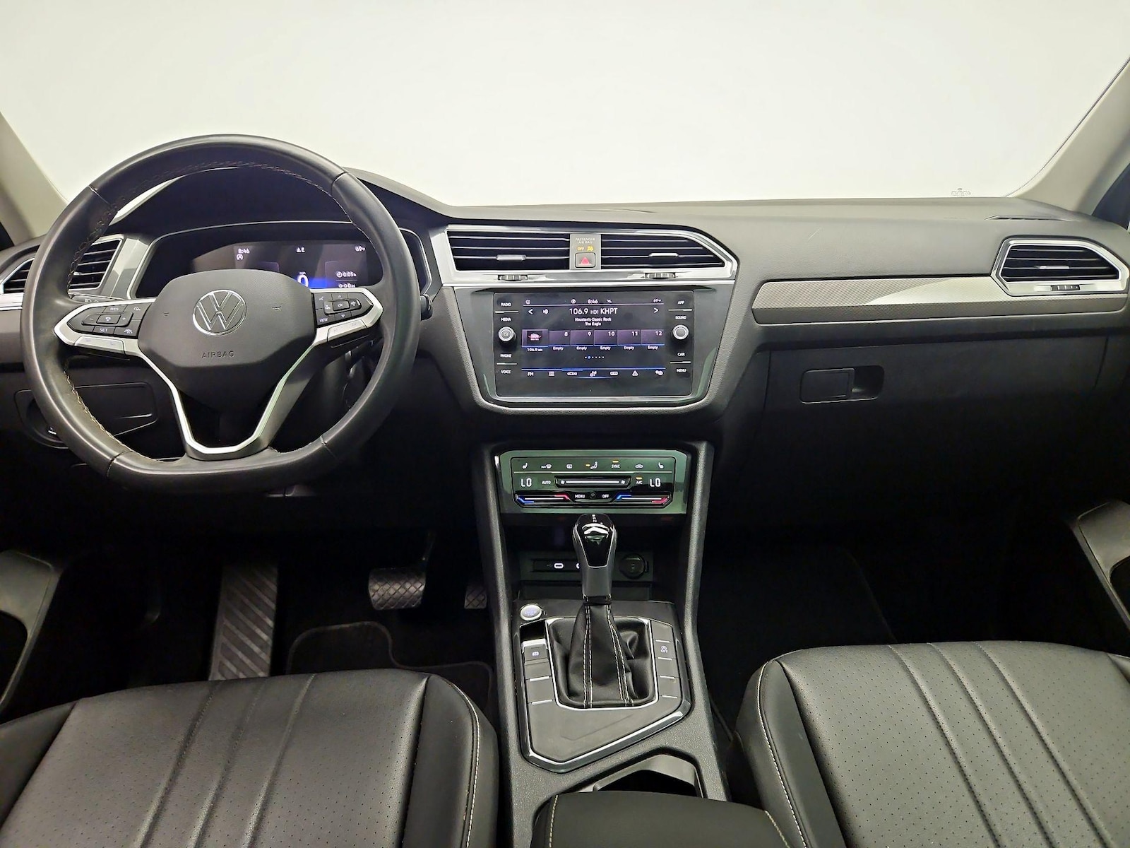 2023 Volkswagen Tiguan SE - Photo 10