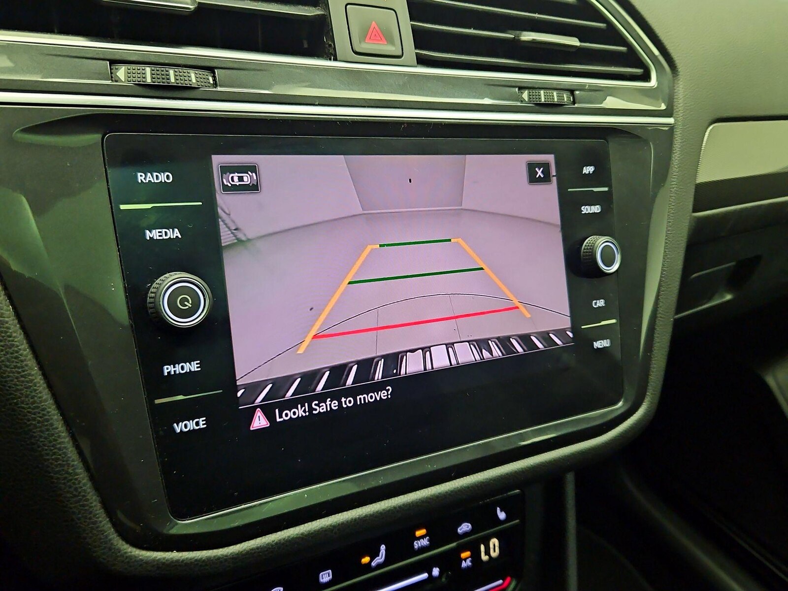 2023 Volkswagen Tiguan SE - Photo 15
