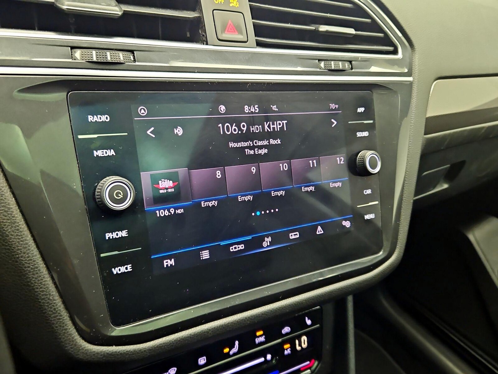 2023 Volkswagen Tiguan SE - Photo 16