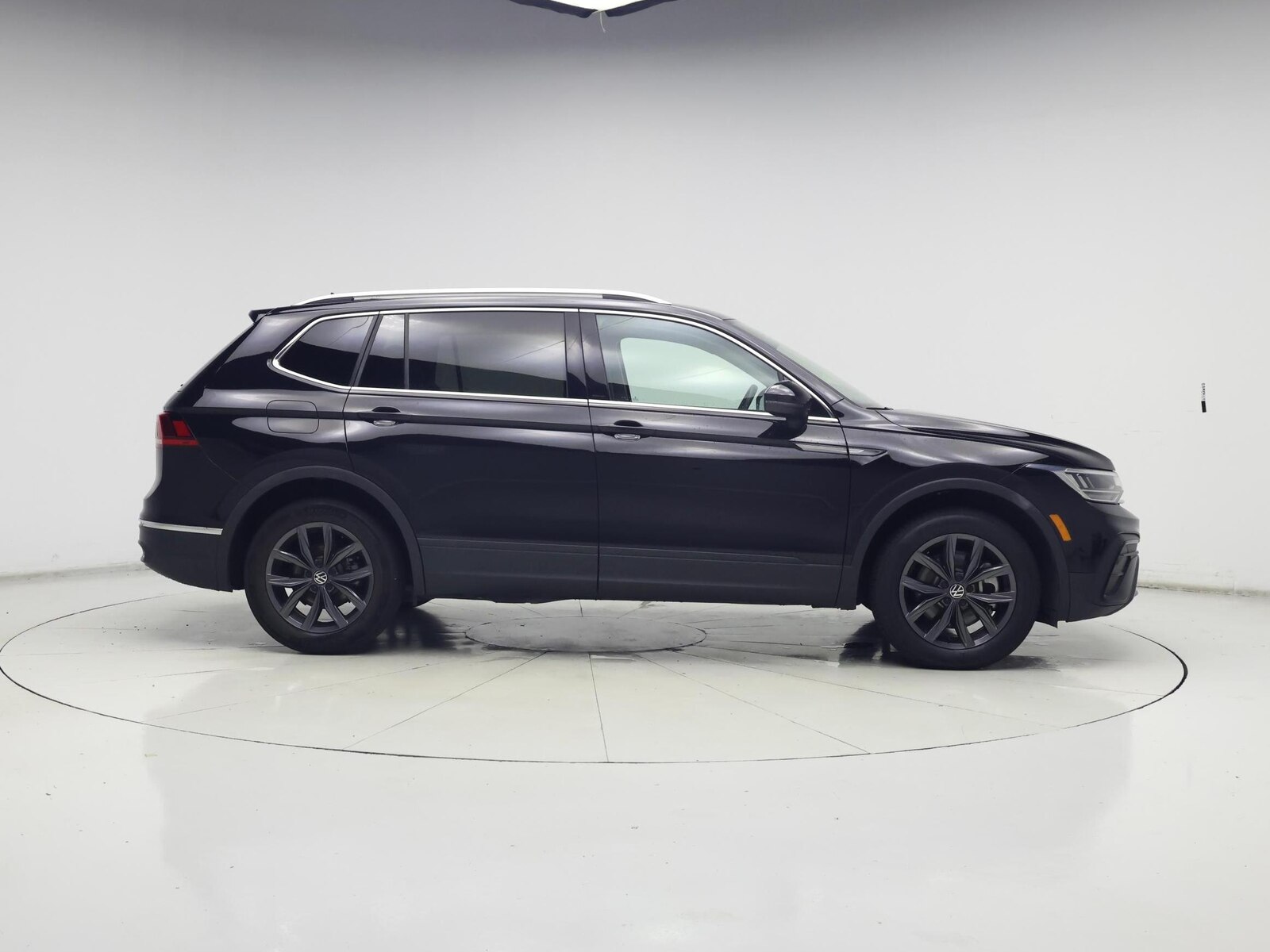 2023 Volkswagen Tiguan SE - Photo 8