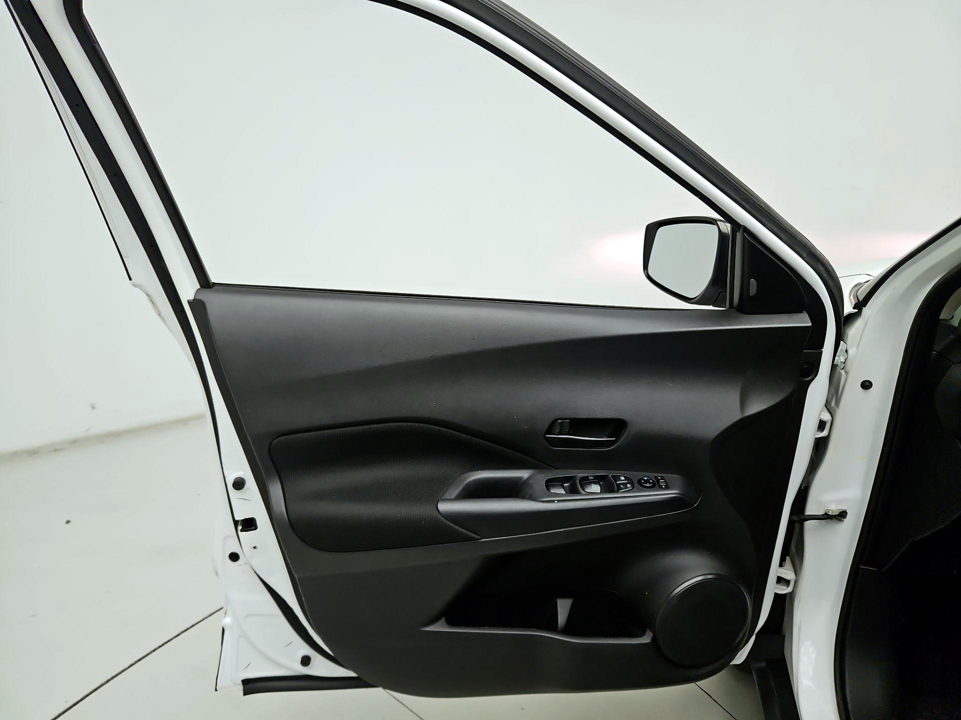 Thumbnail: 2023 Nissan Kicks - 12