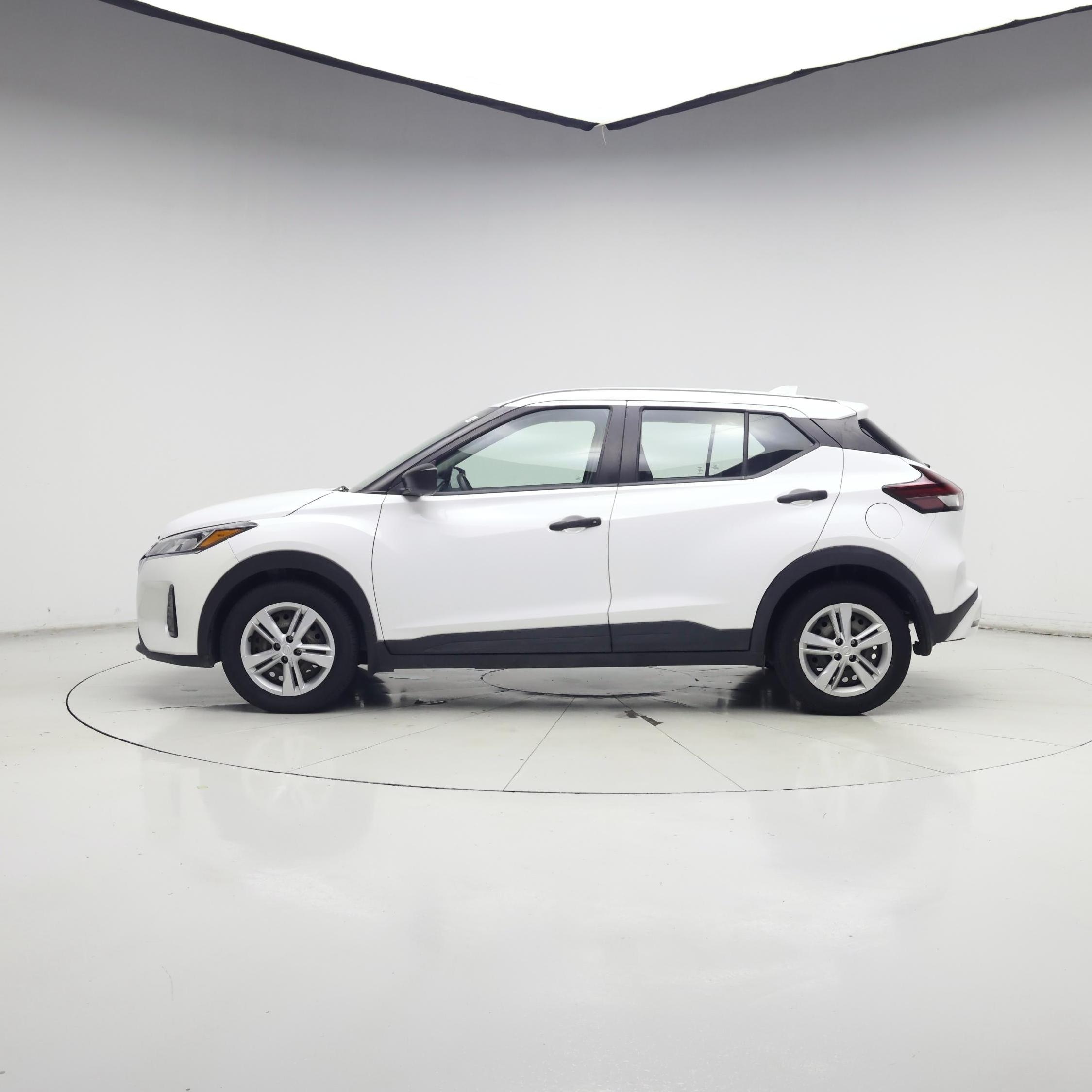 Thumbnail: 2023 Nissan Kicks - 3