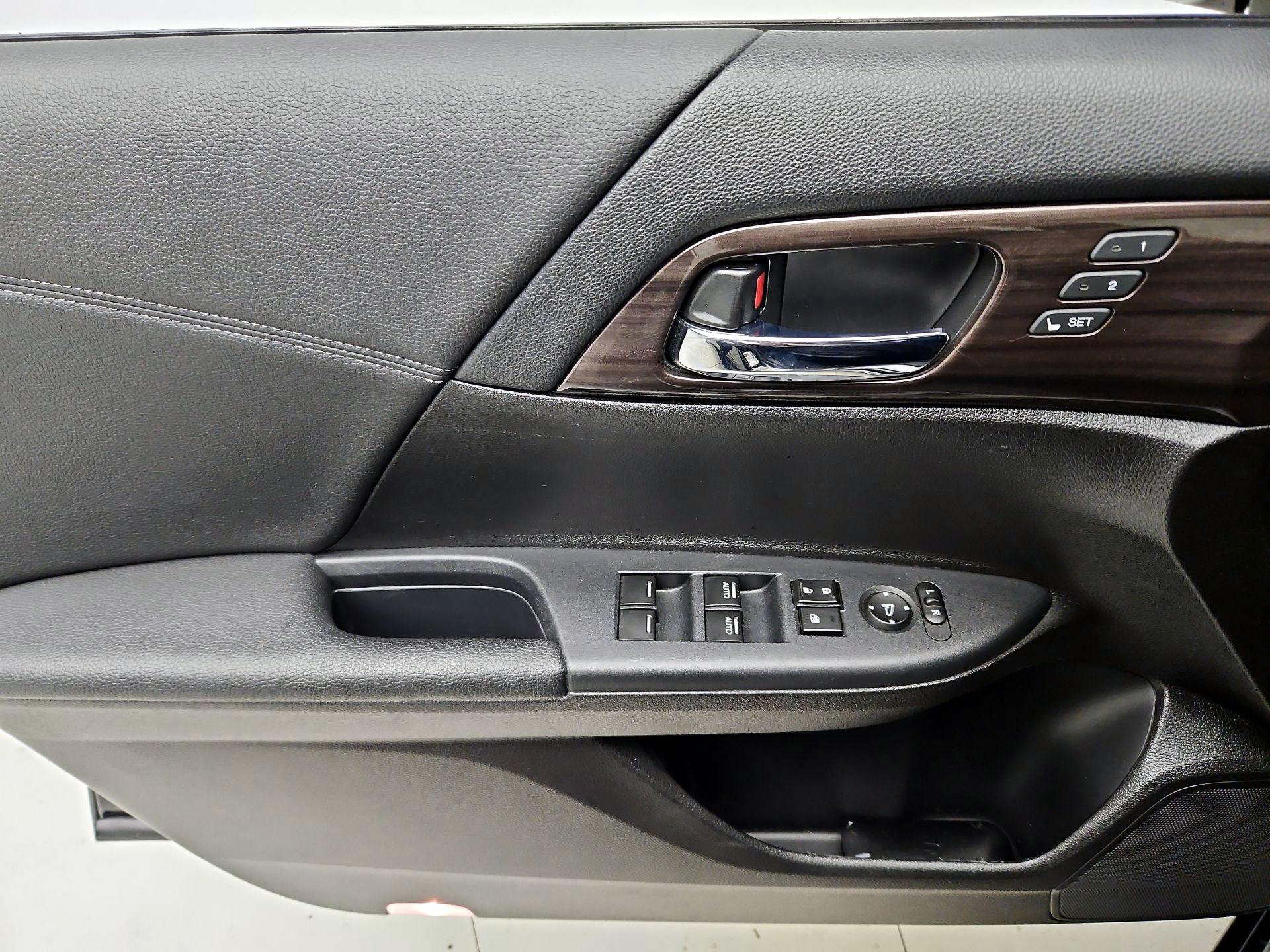 Thumbnail: 2016 Honda Accord - 12
