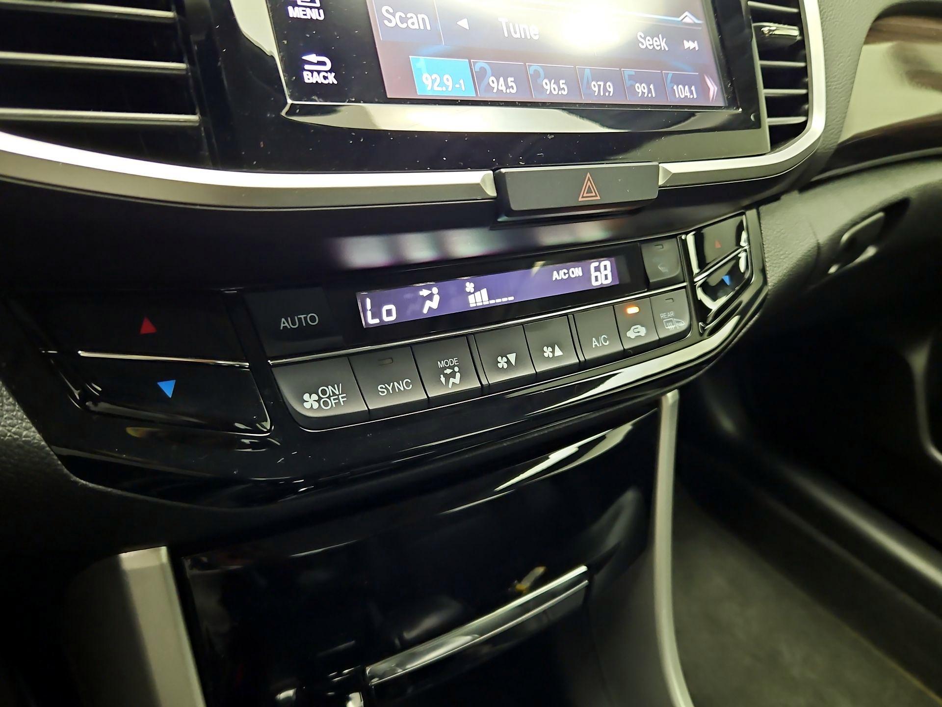 Thumbnail: 2016 Honda Accord - 17