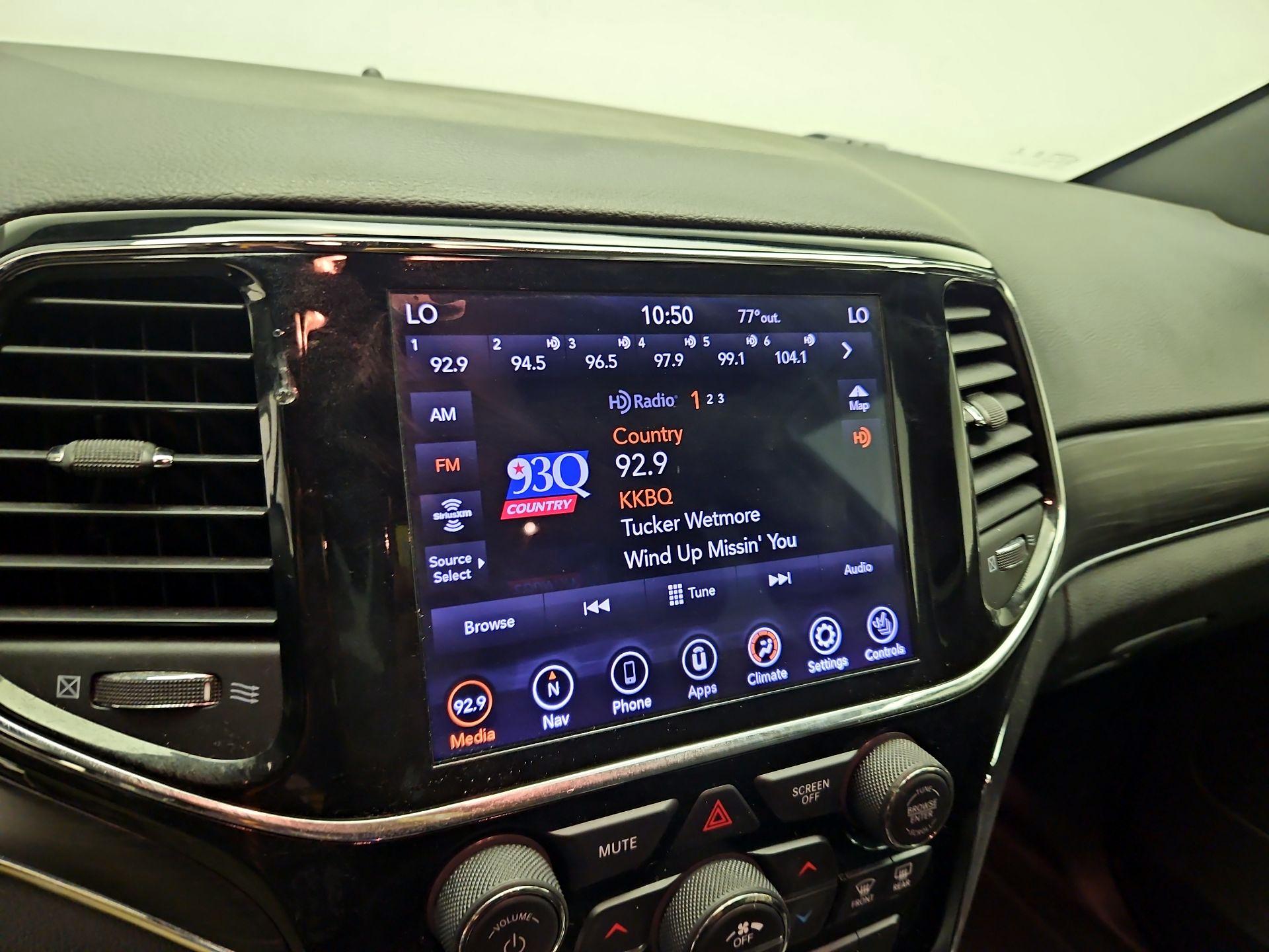 Thumbnail: 2019 Jeep Grand Cherokee - 16
