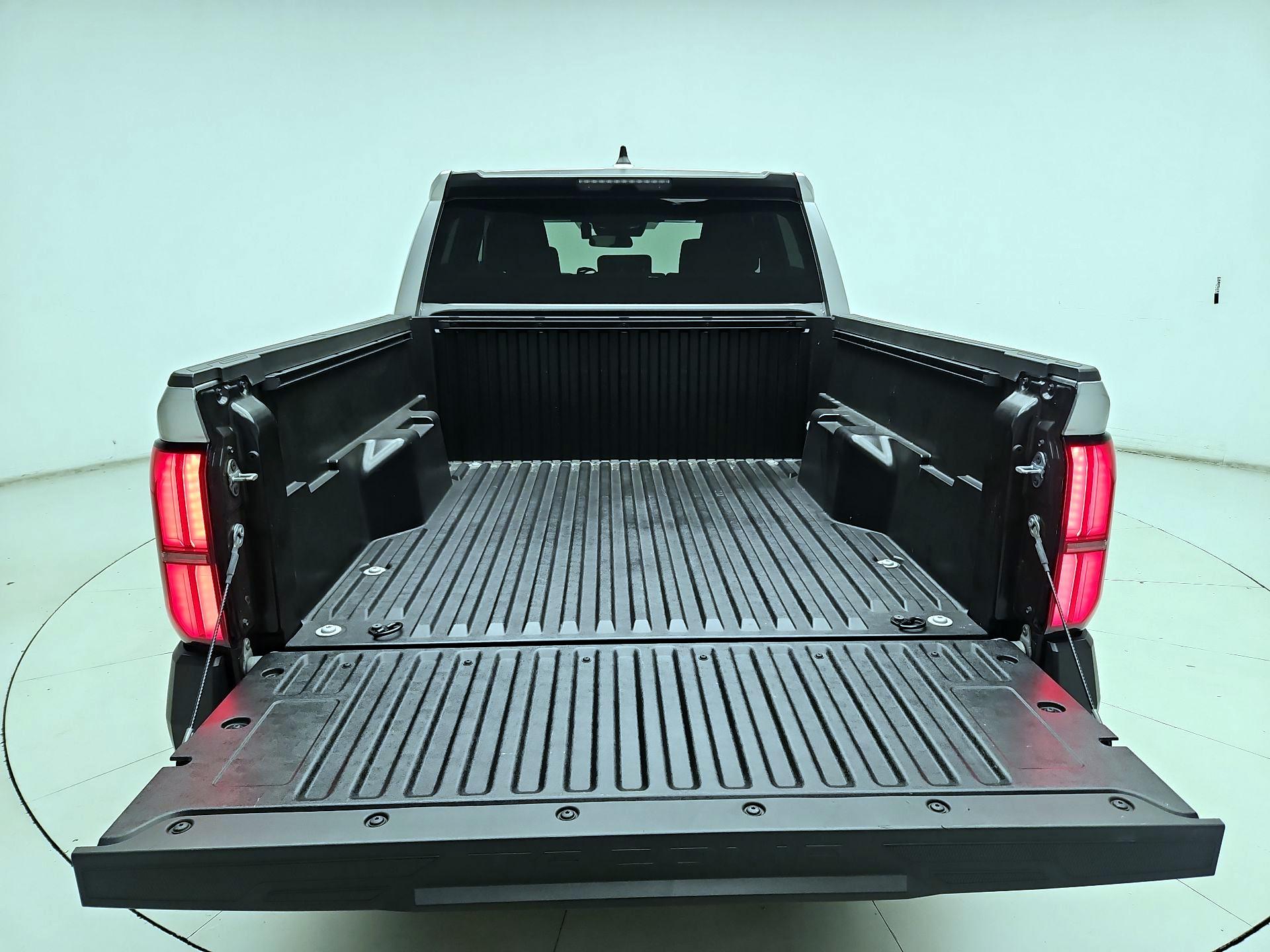 Thumbnail: 2024 Toyota Tacoma - 17