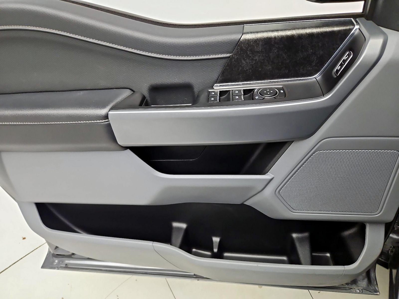 2023 Ford F-150 XLT - Photo 13