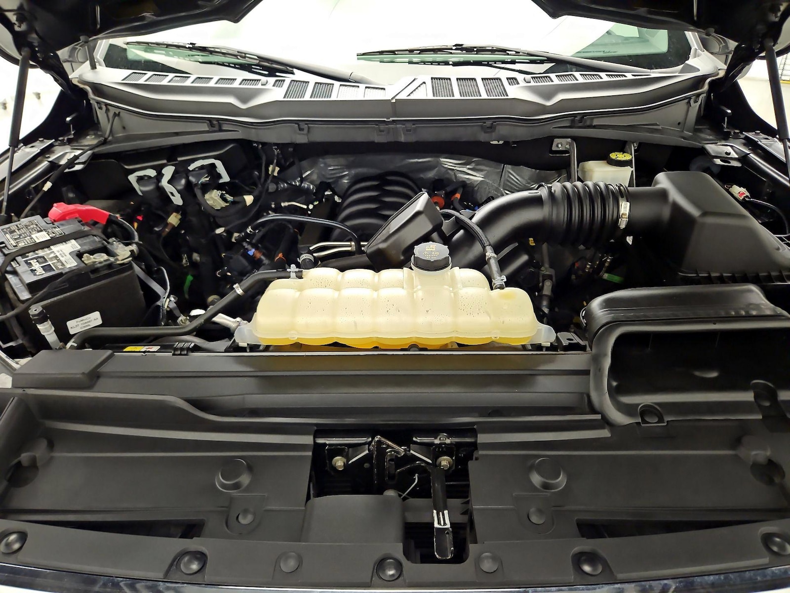 2023 Ford F-150 XLT - Photo 23
