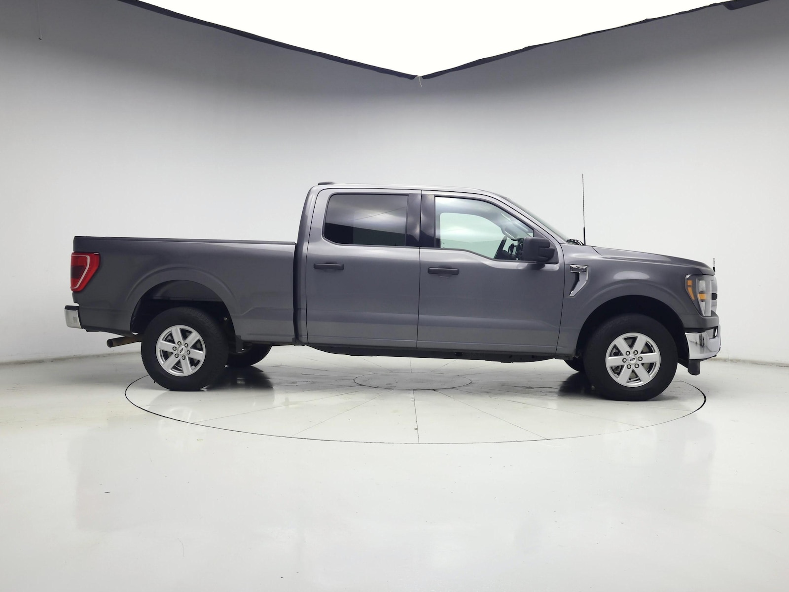 2023 Ford F-150 XLT - Photo 8