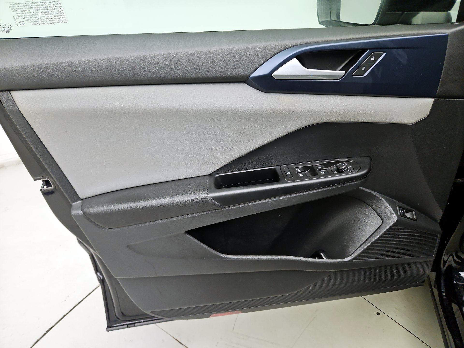 Thumbnail: 2023 Volkswagen Taos - 12