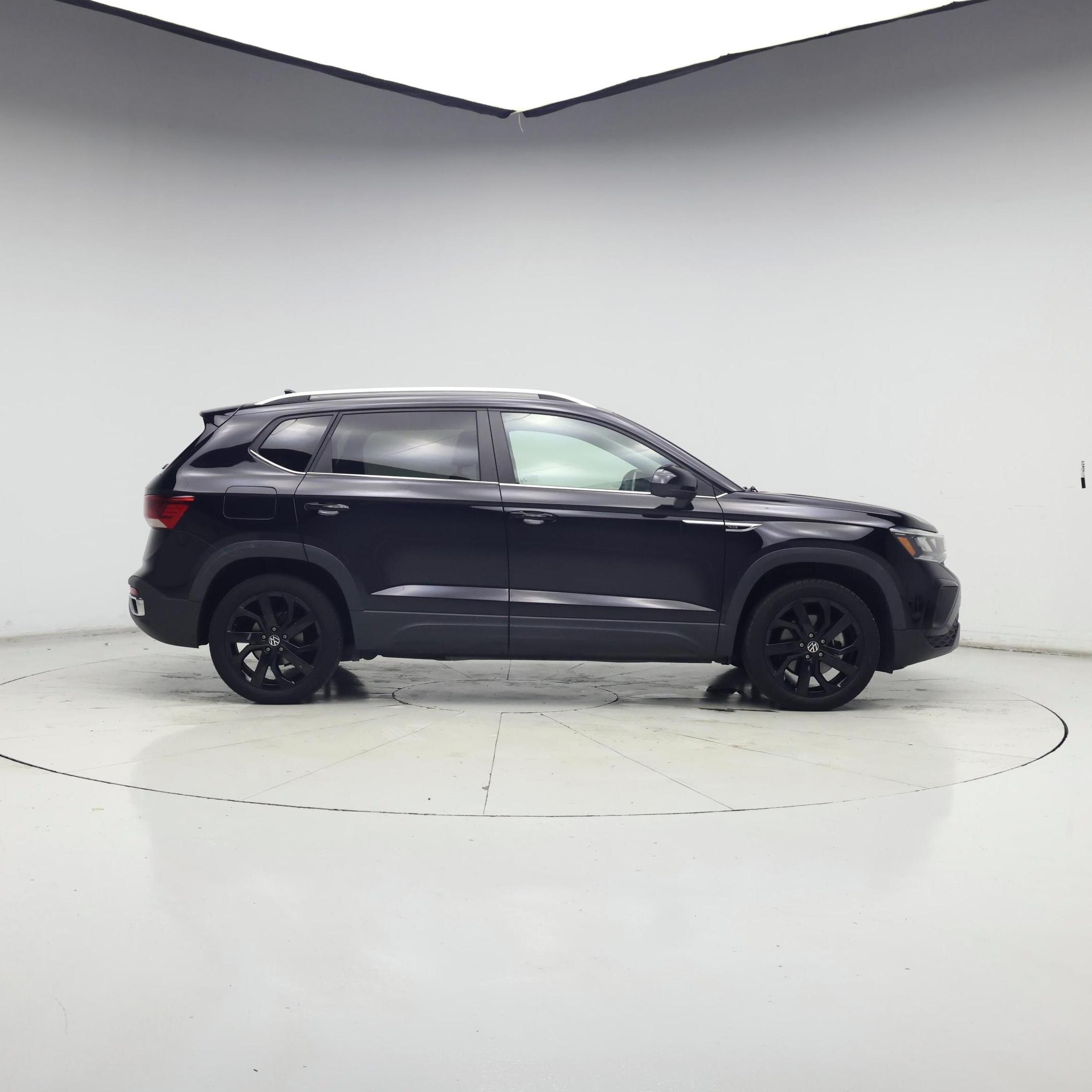 Thumbnail: 2023 Volkswagen Taos - 7
