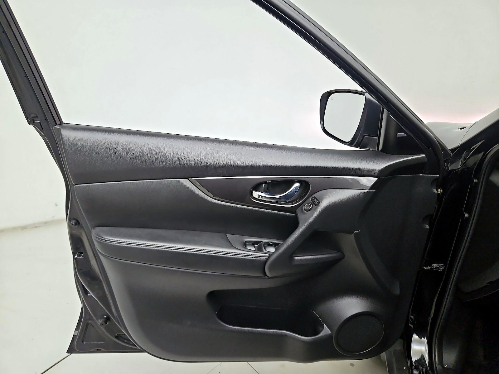 2020 Nissan Rogue SV - Photo 13