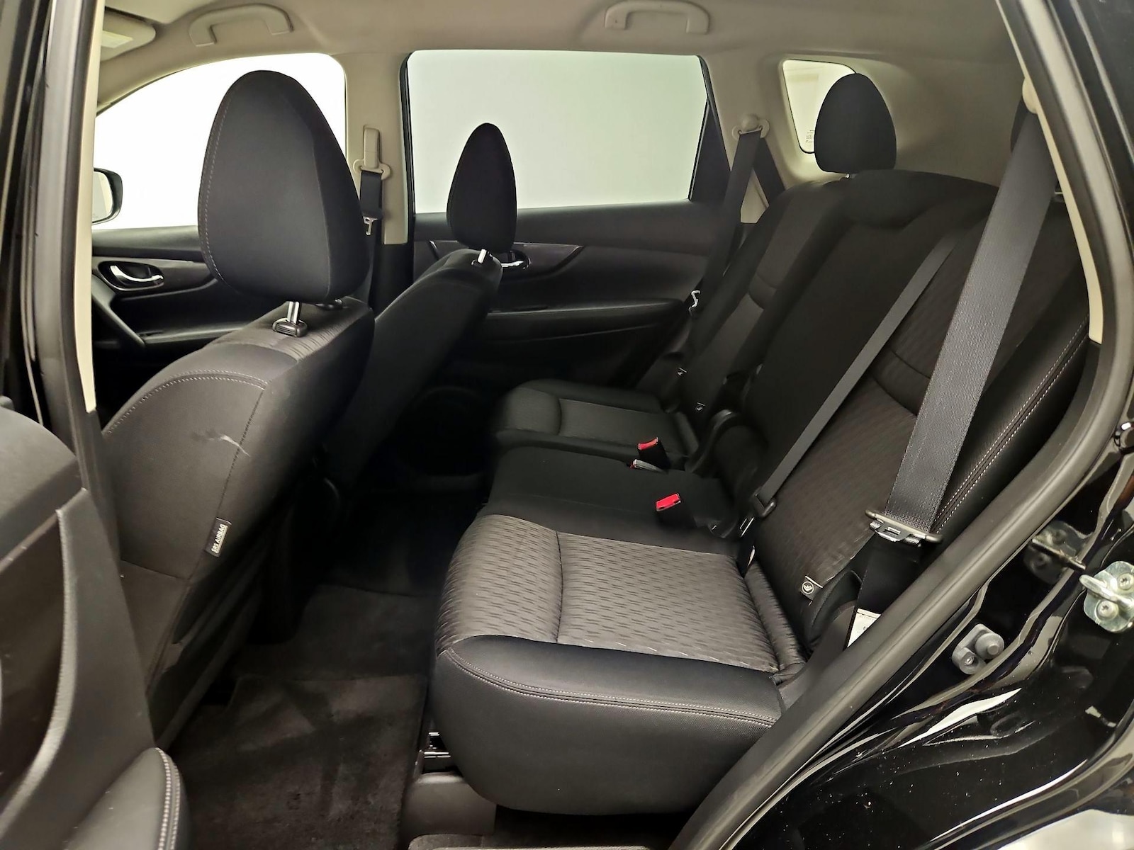2020 Nissan Rogue SV - Photo 18