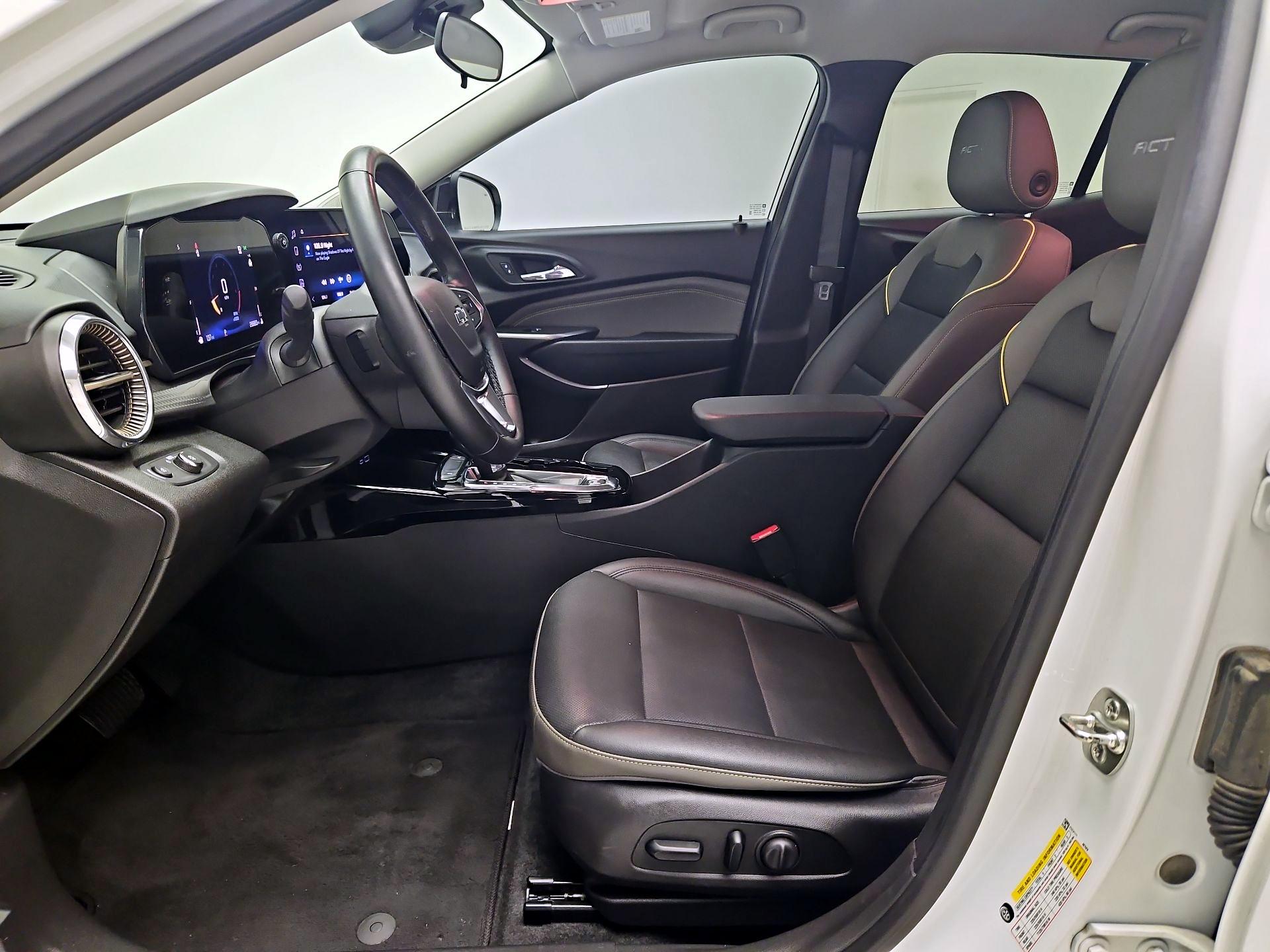 Thumbnail: 2025 Chevrolet Trax - 11