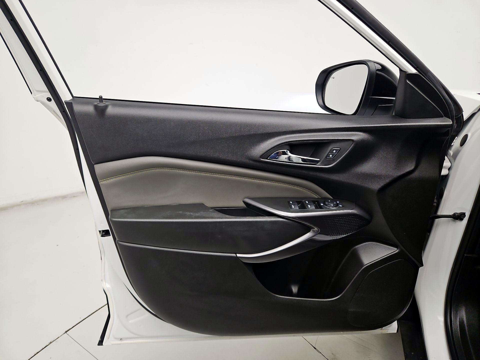 Thumbnail: 2025 Chevrolet Trax - 12