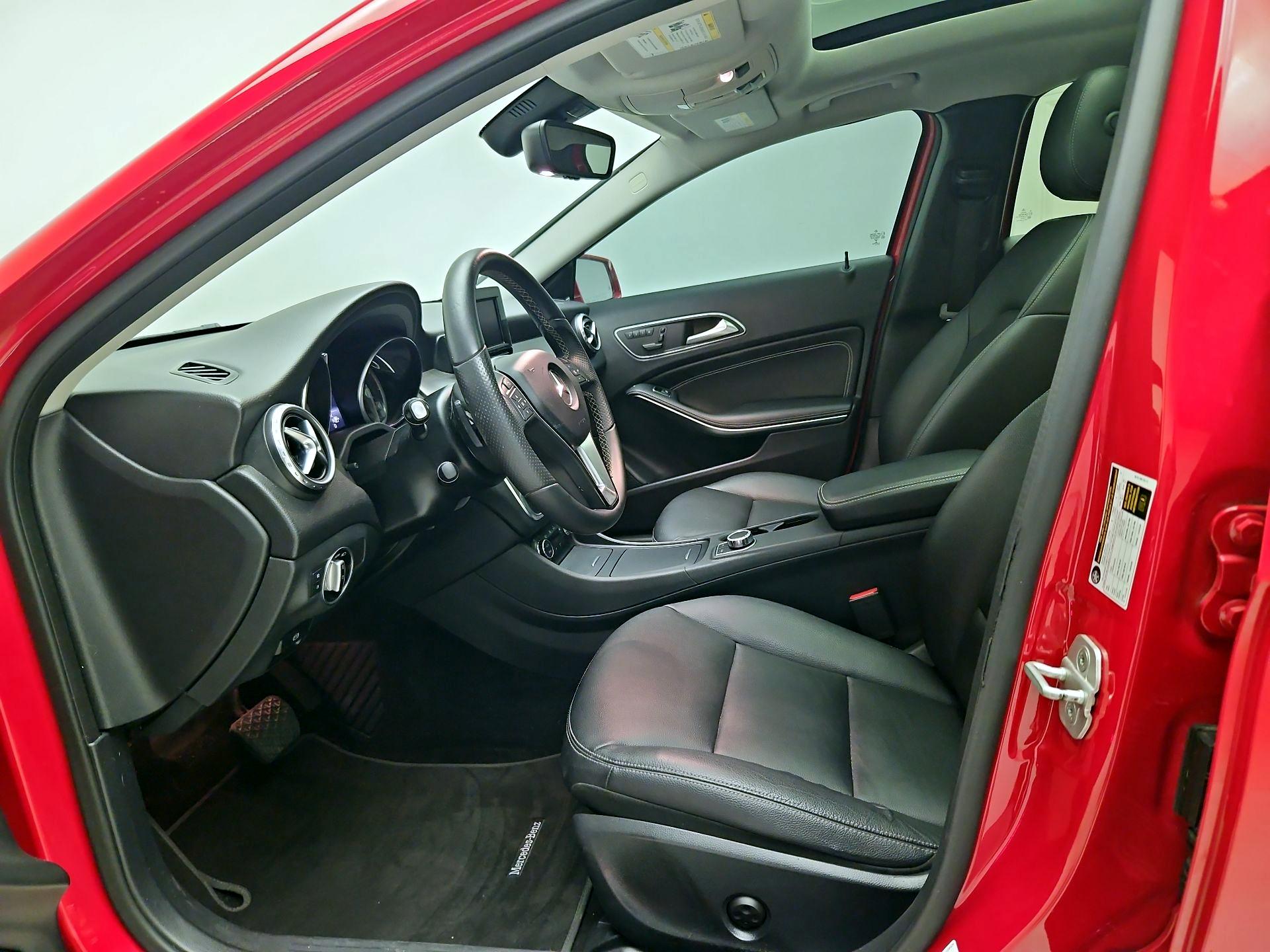 Thumbnail: 2015 Mercedes-Benz GLA - 11
