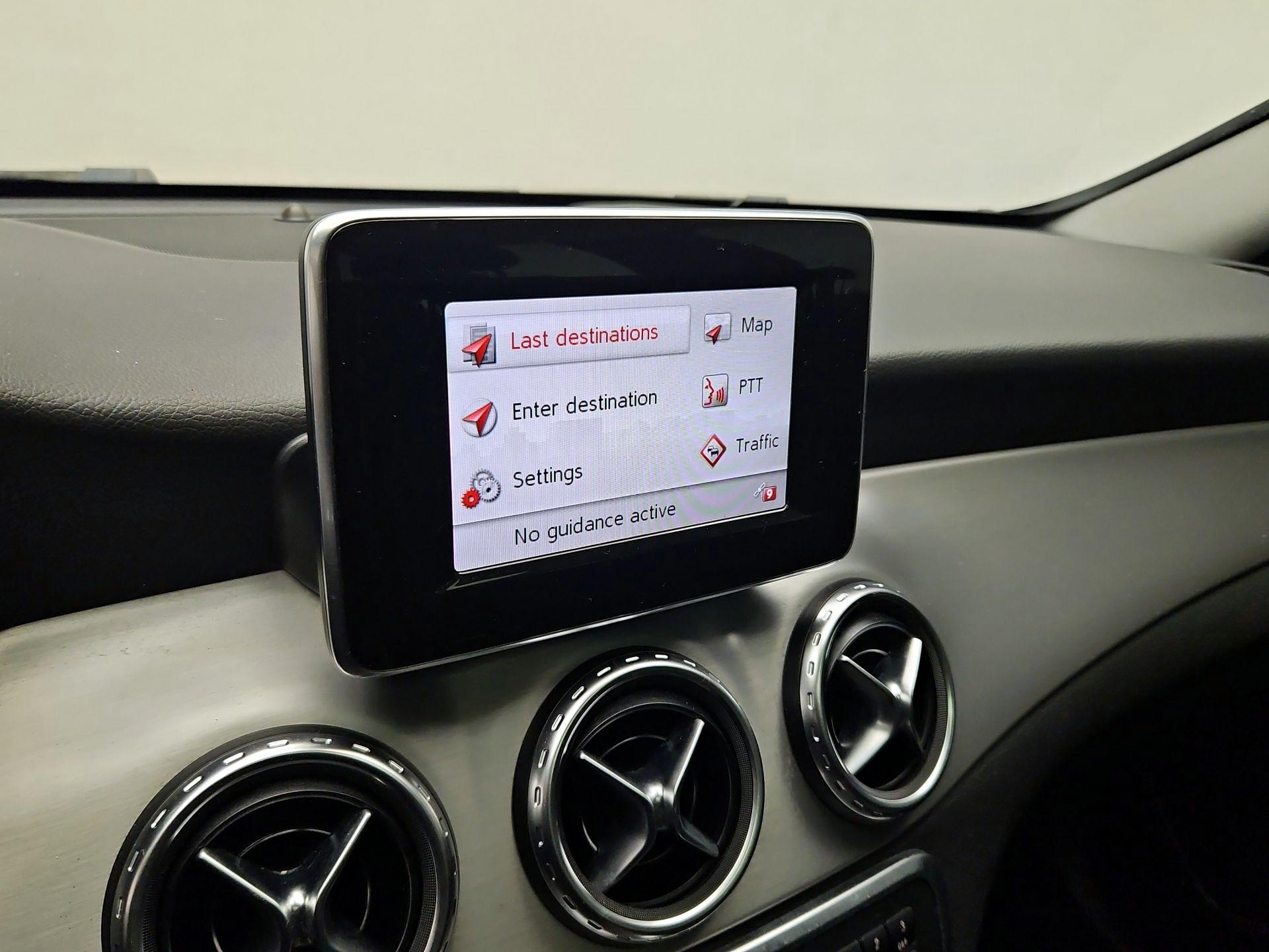 Thumbnail: 2015 Mercedes-Benz GLA - 14