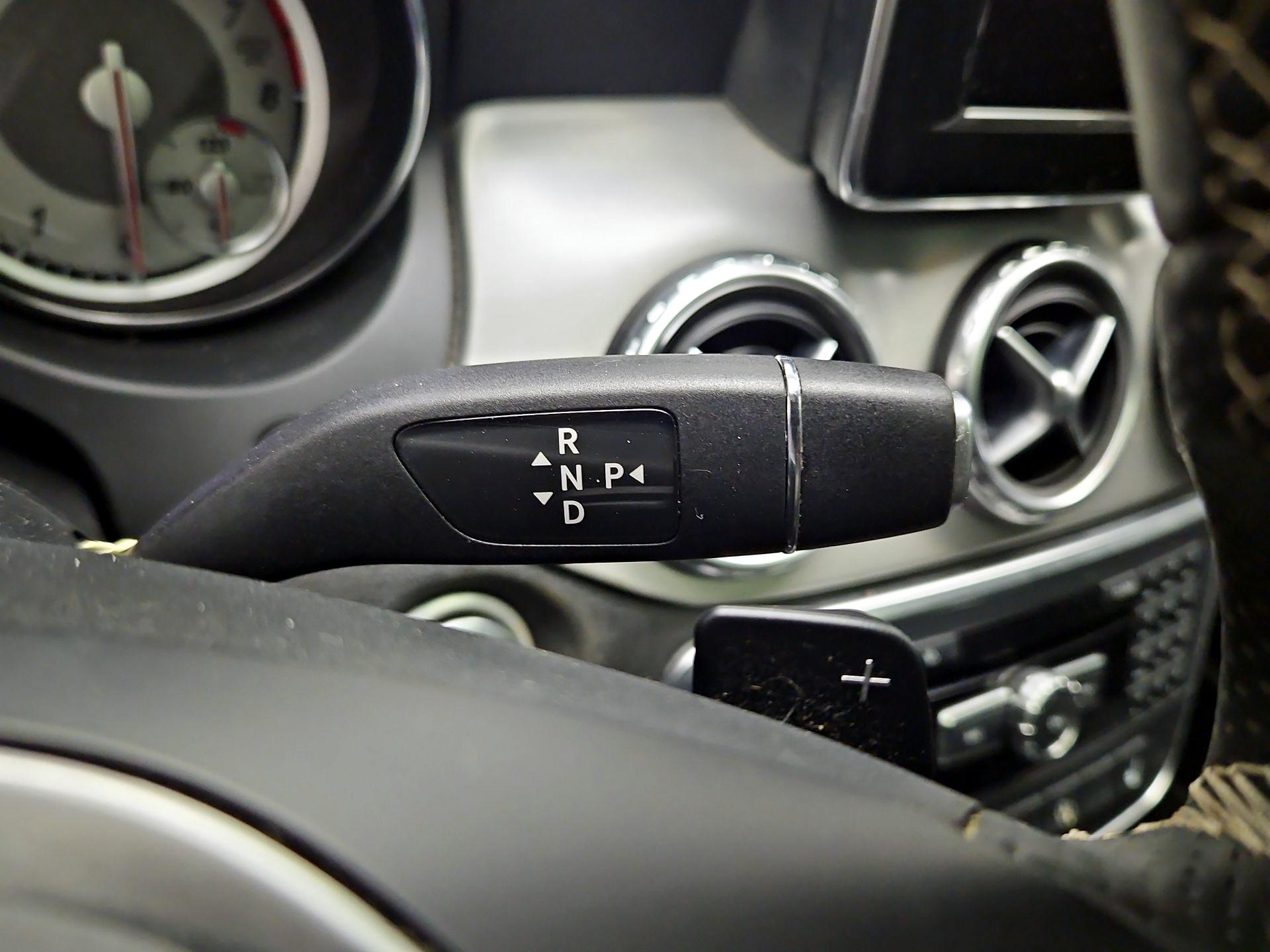 Thumbnail: 2015 Mercedes-Benz GLA - 18