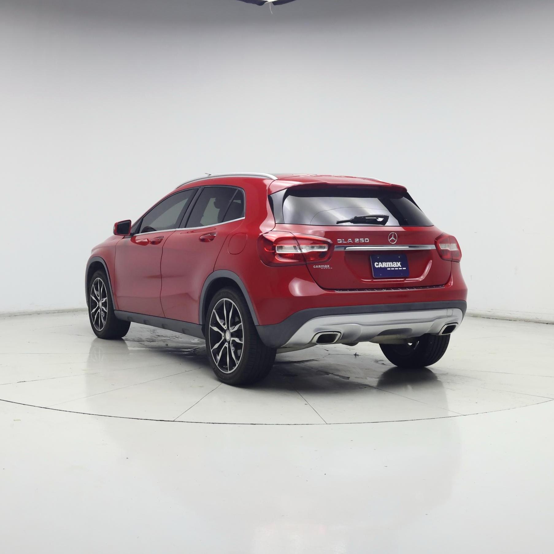 Thumbnail: 2015 Mercedes-Benz GLA - 2