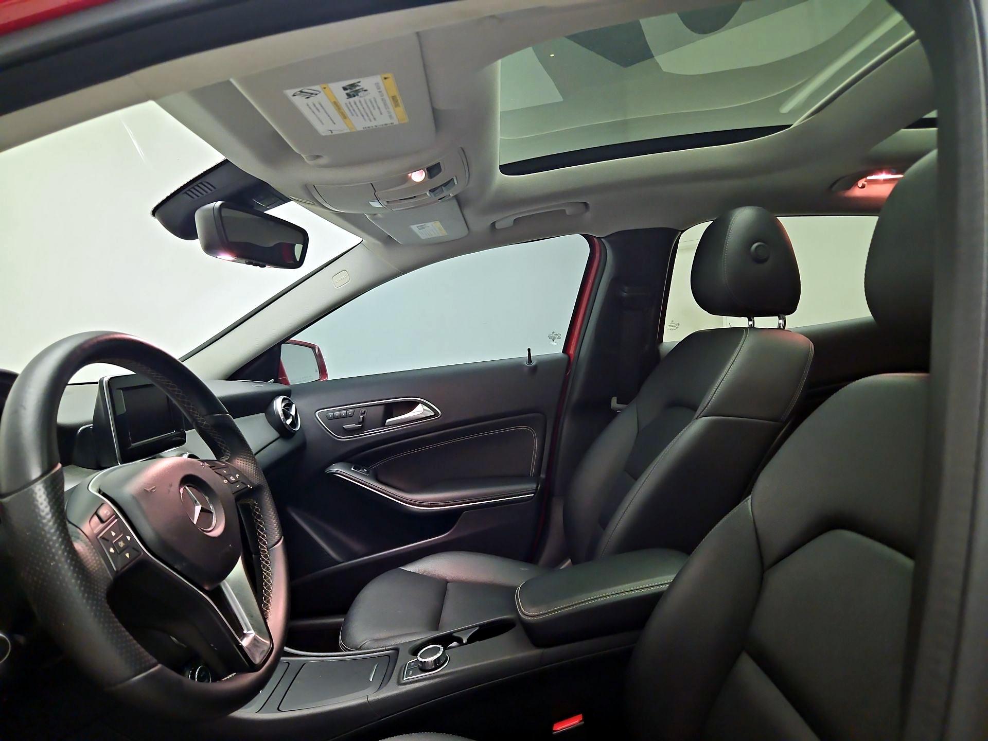Thumbnail: 2015 Mercedes-Benz GLA - 20