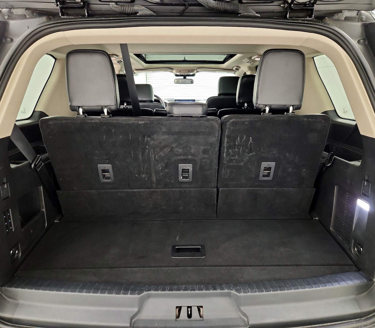 Trunk/Cargo (Seats Up)