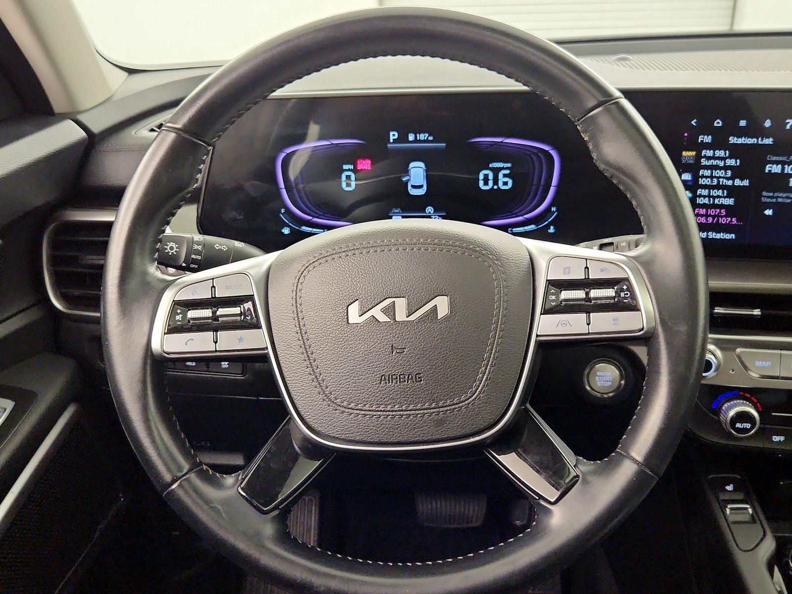2025 Kia Telluride S - Photo 11