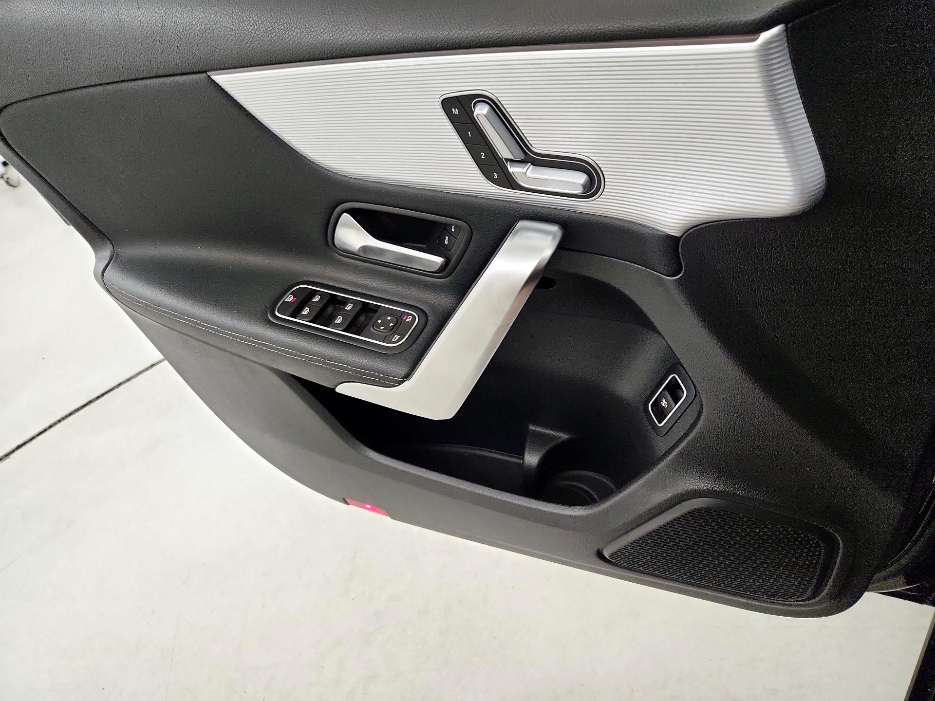 Thumbnail: 2020 Mercedes-Benz A-Class - 12