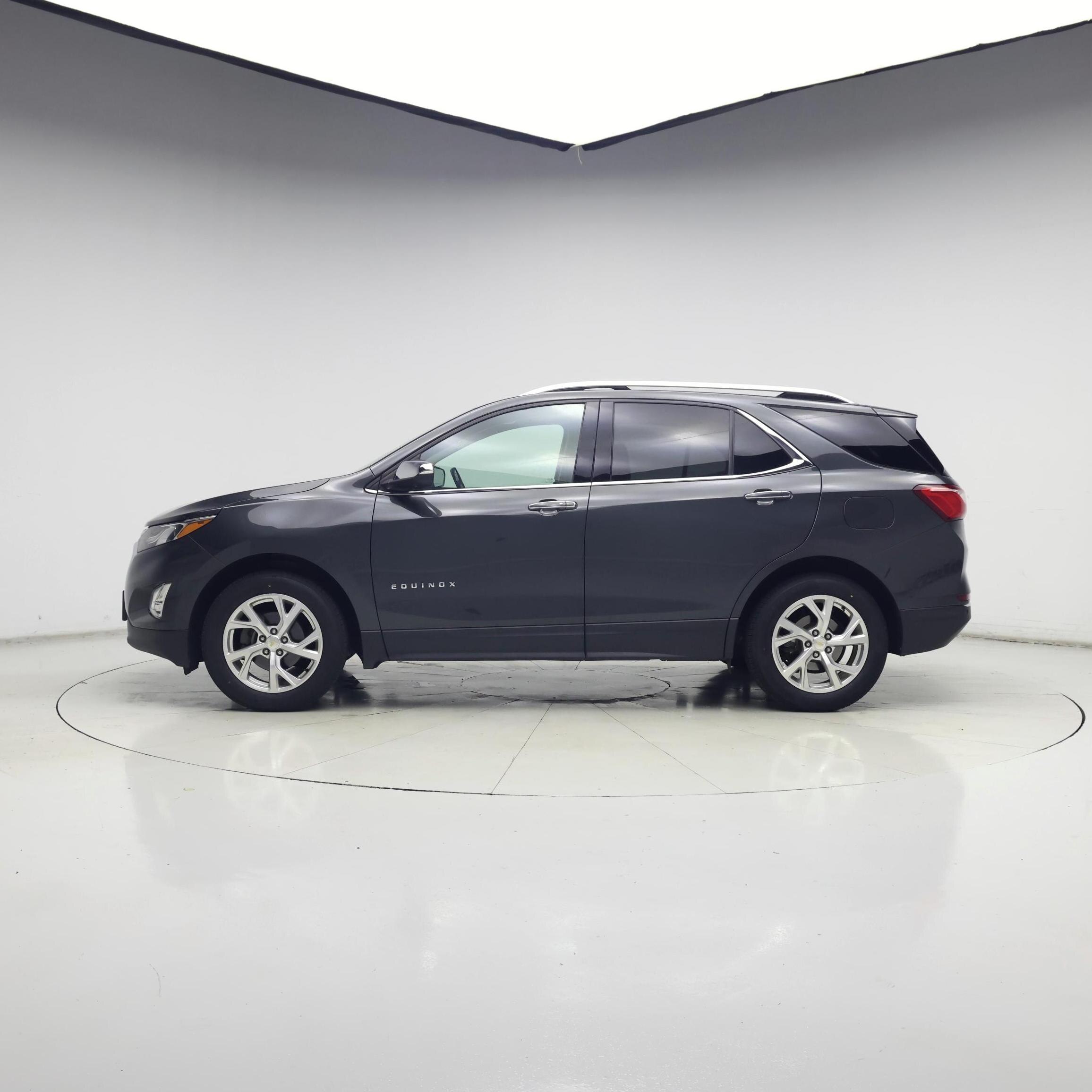 Thumbnail: 2021 Chevrolet Equinox - 3