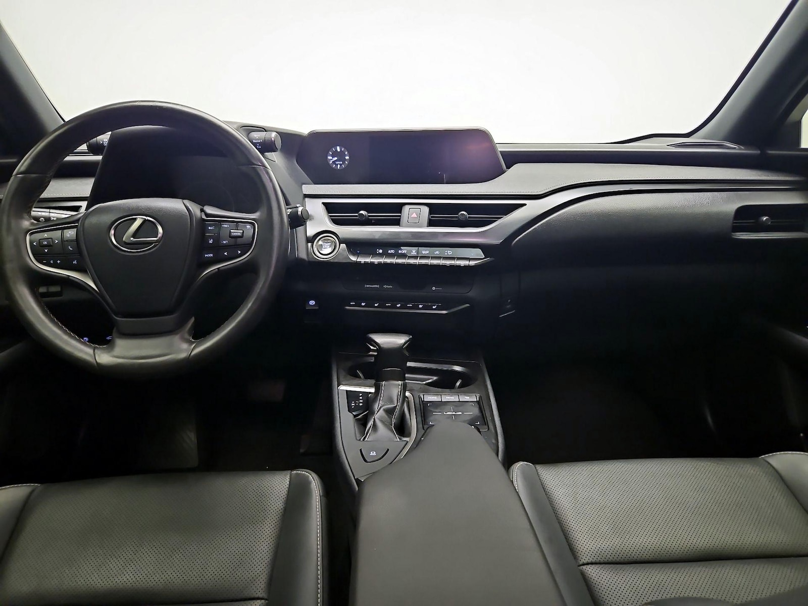 2021 Lexus UX 200 - Photo 10