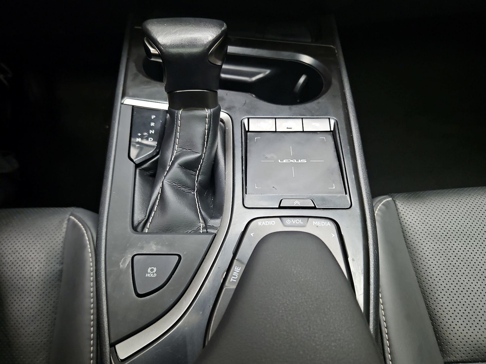 2021 Lexus UX 200 - Photo 18