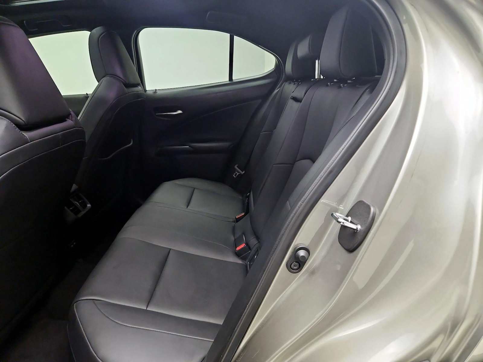 2021 Lexus UX 200 - Photo 20
