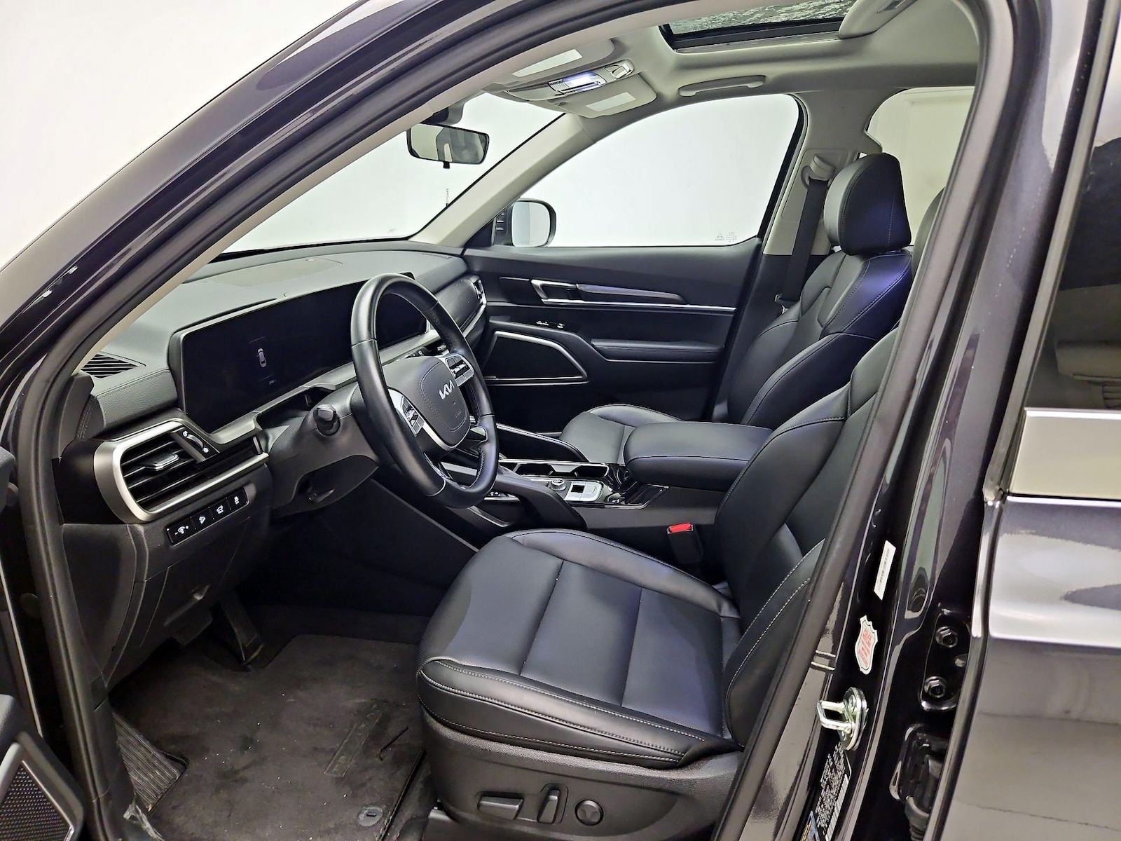 2025 Kia Telluride S - Photo 12