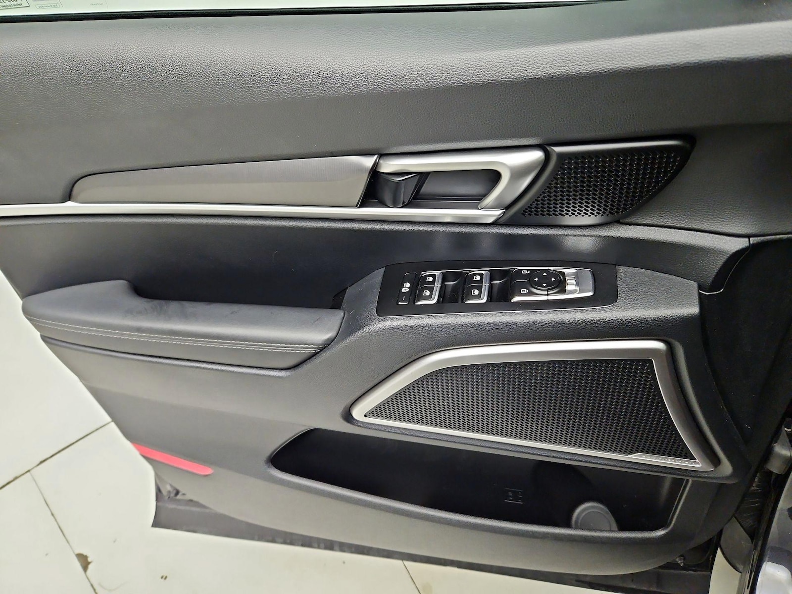 2025 Kia Telluride S - Photo 13