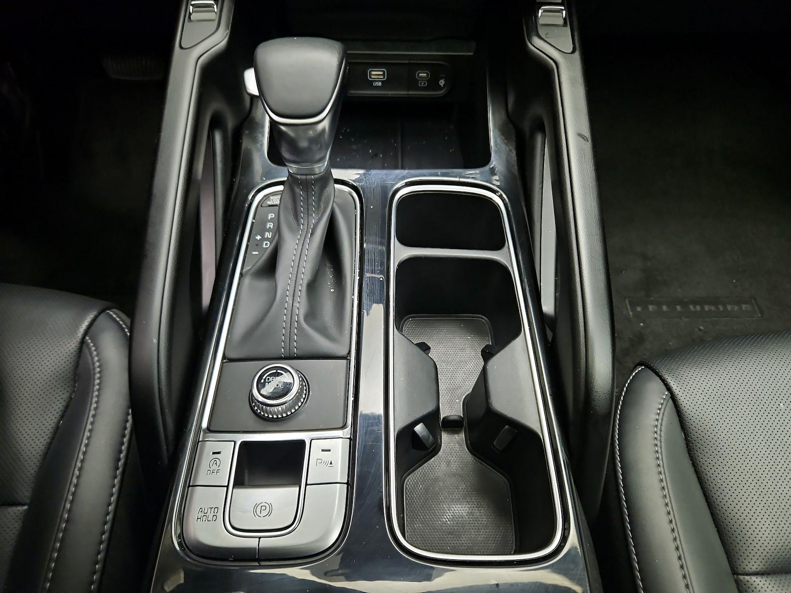 2025 Kia Telluride S - Photo 19