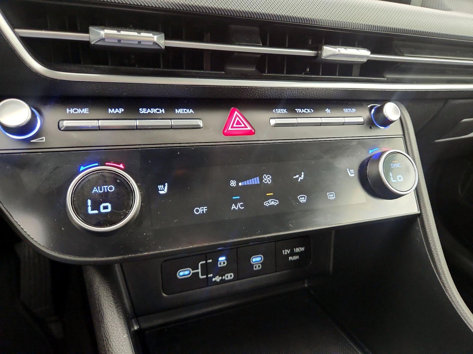 2025 Hyundai Sonata SEL - Photo 17