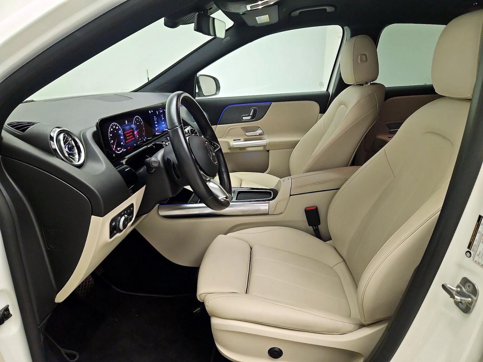 Side Airbags & Leatherette Seats
