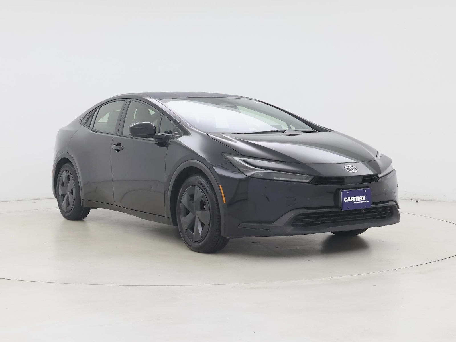 2025 Toyota Prius LE - Photo 2