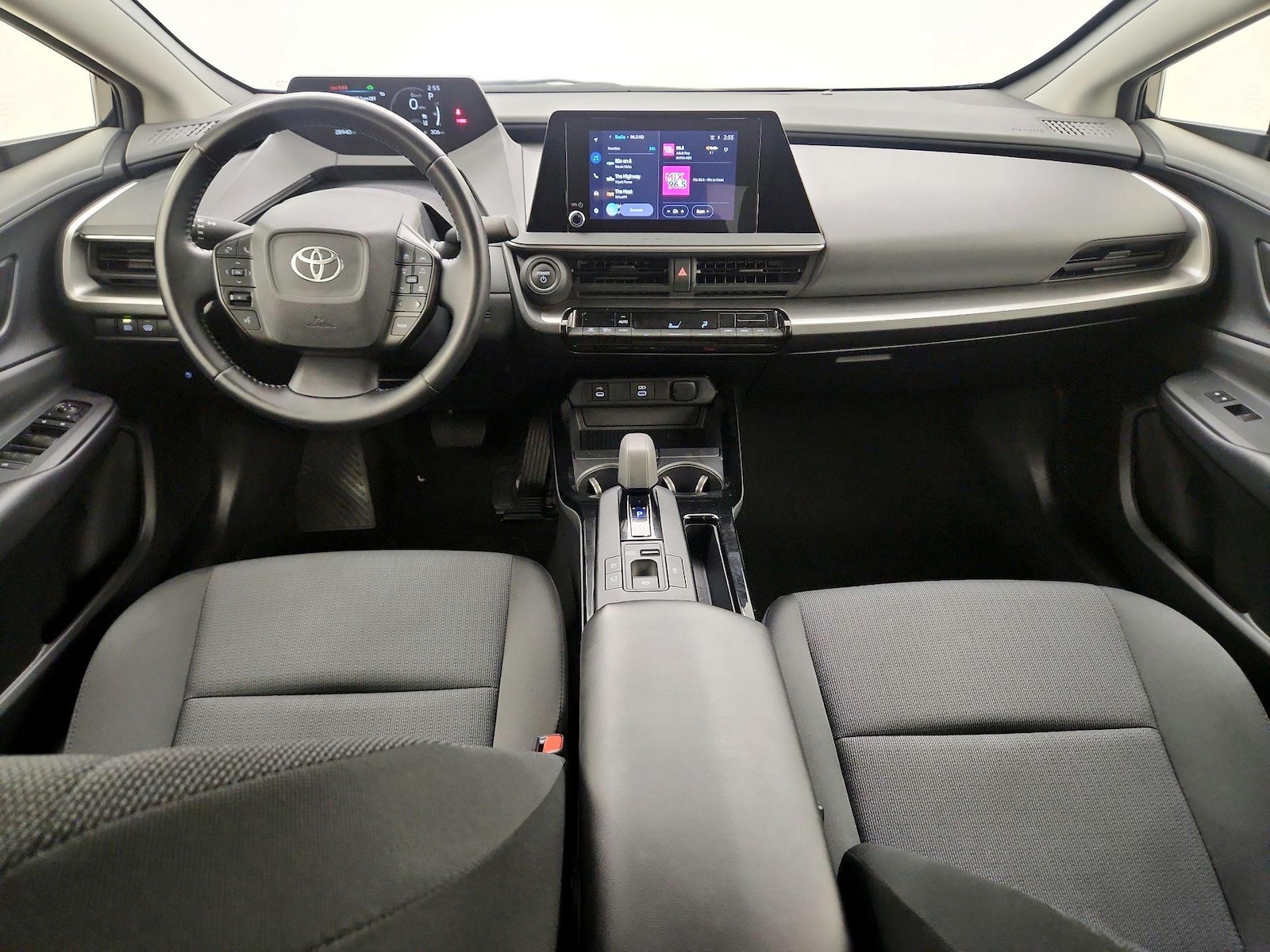 2025 Toyota Prius LE - Photo 10