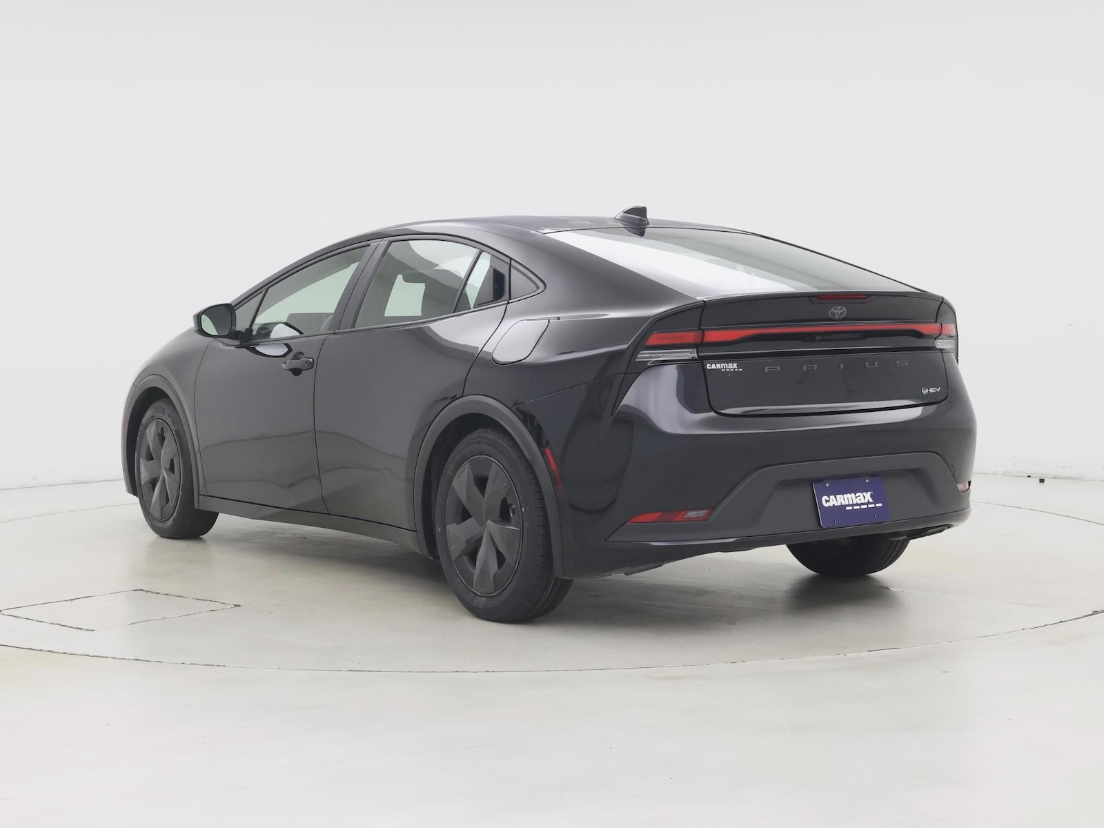 2025 Toyota Prius LE - Photo 3