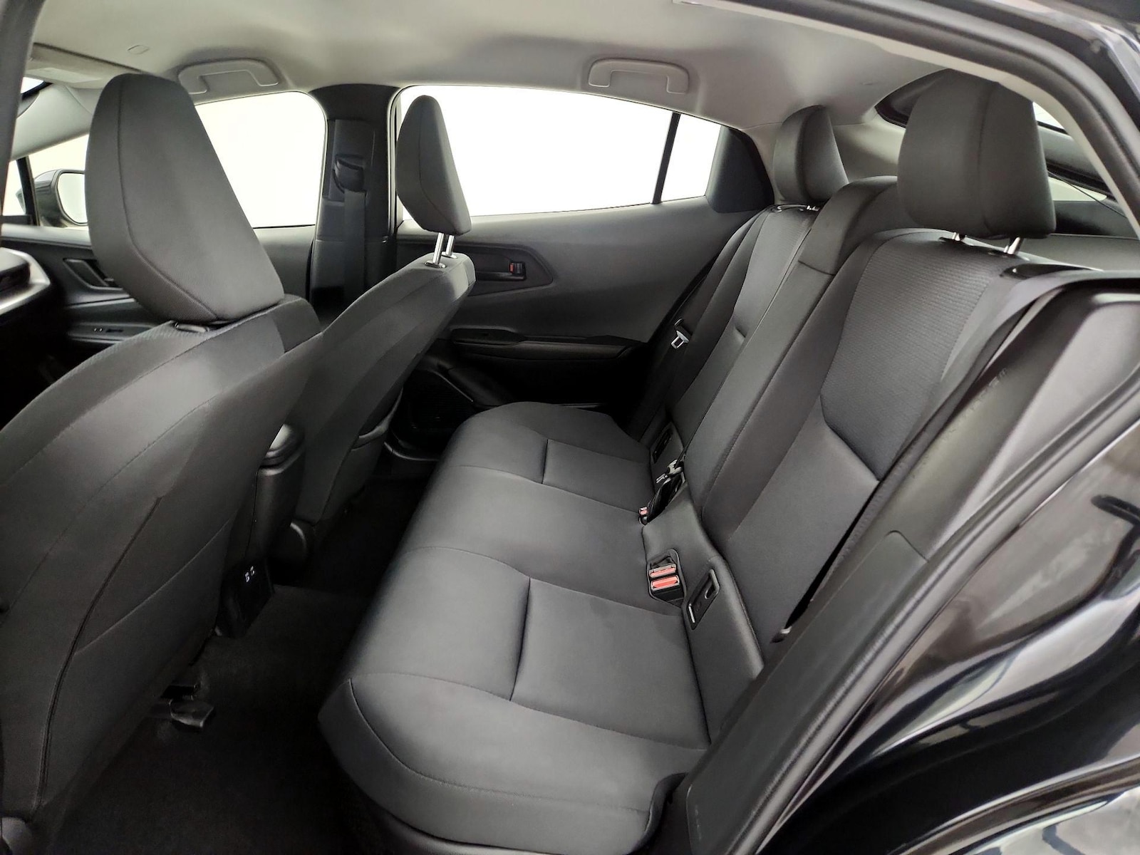 2025 Toyota Prius LE - Photo 20