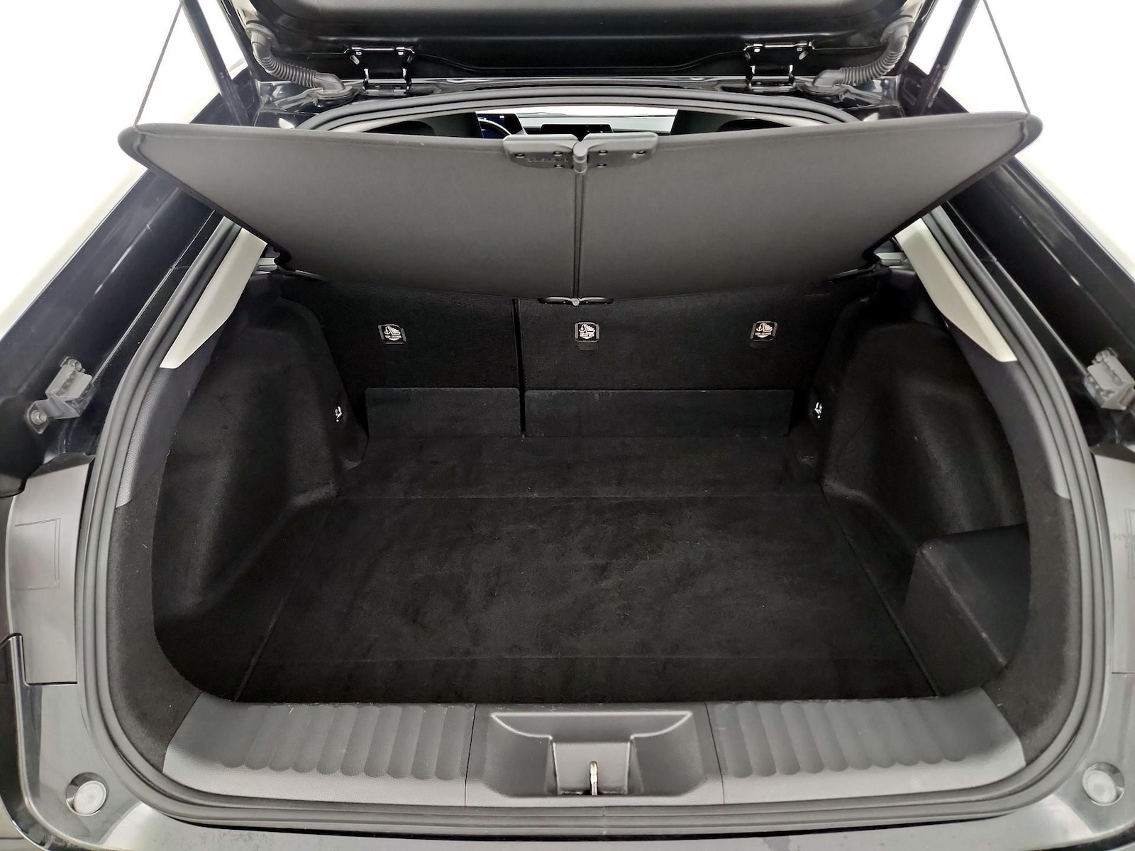 2025 Toyota Prius LE - Photo 21