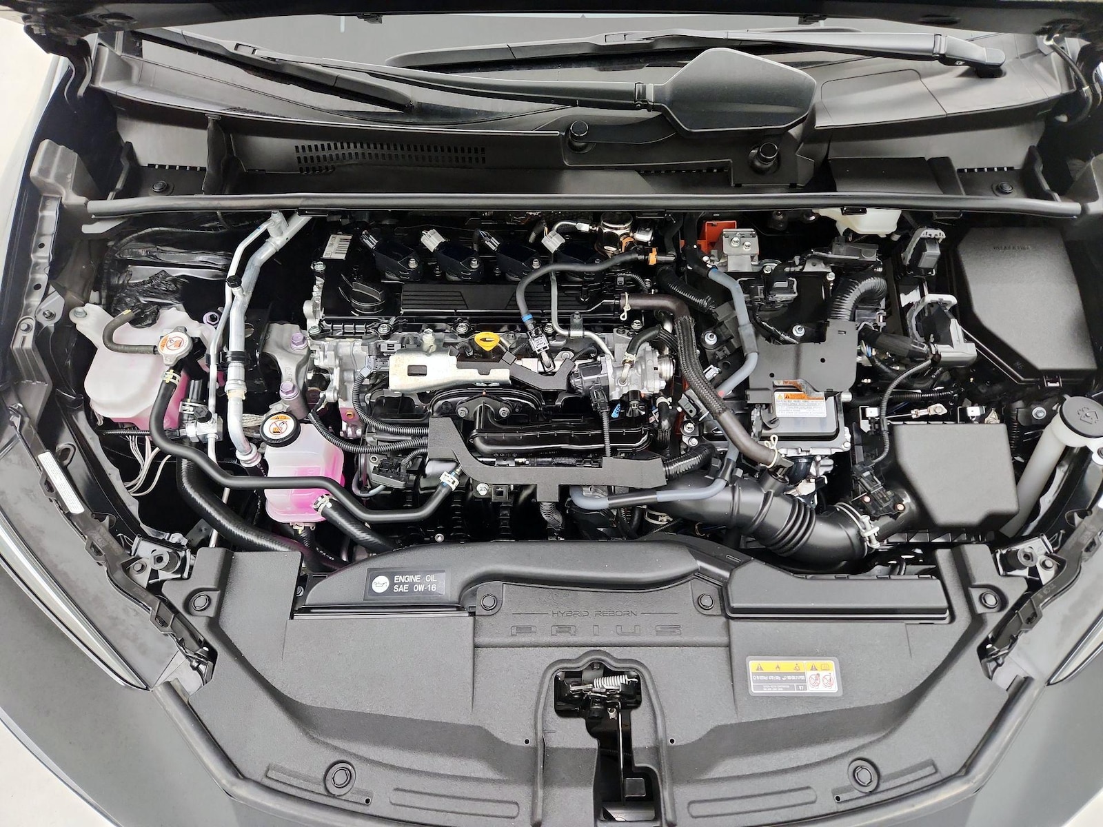 2025 Toyota Prius LE - Photo 22