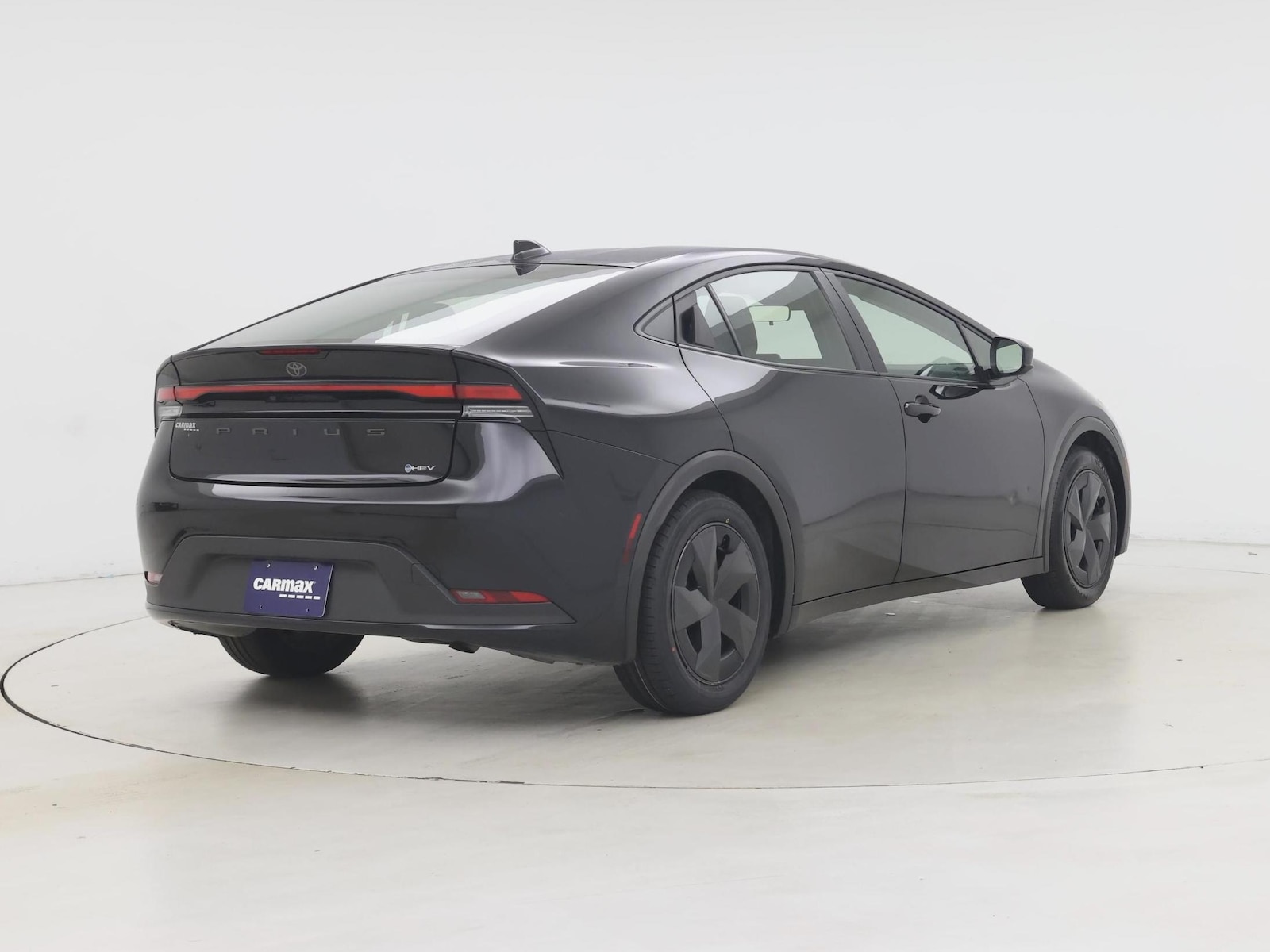 2025 Toyota Prius LE - Photo 9