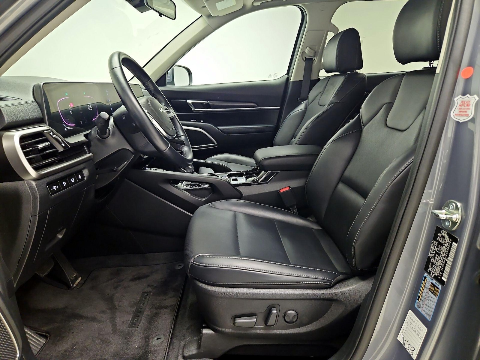 2025 Kia Telluride S - Photo 12