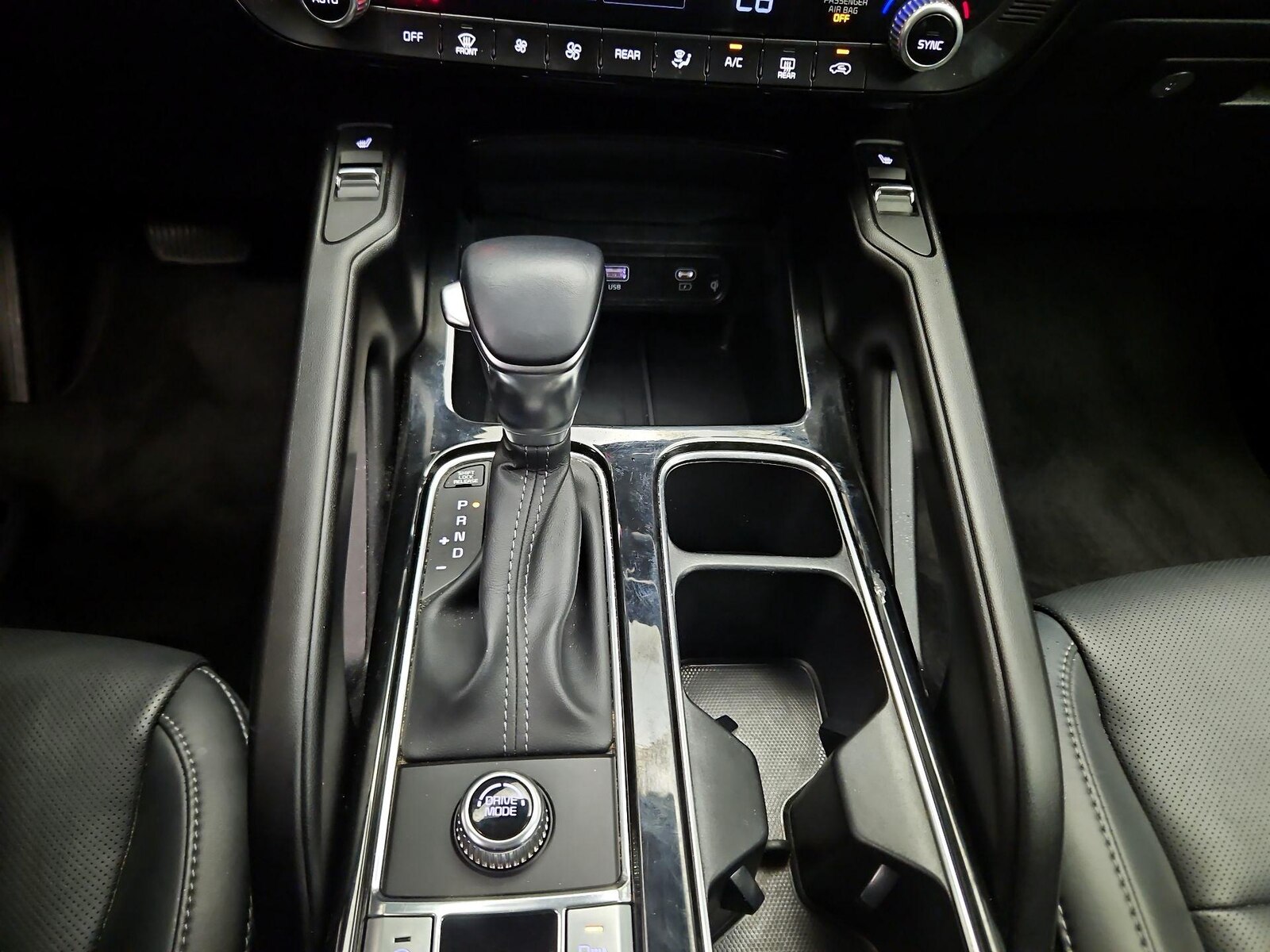 2025 Kia Telluride S - Photo 18