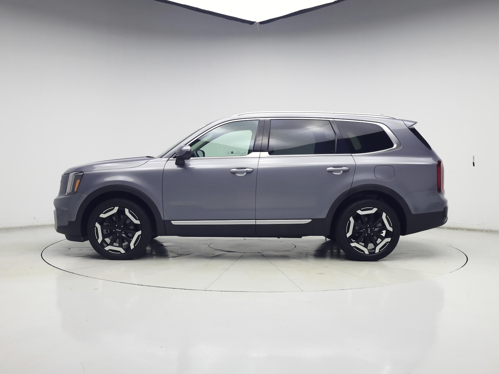 2025 Kia Telluride S - Photo 4