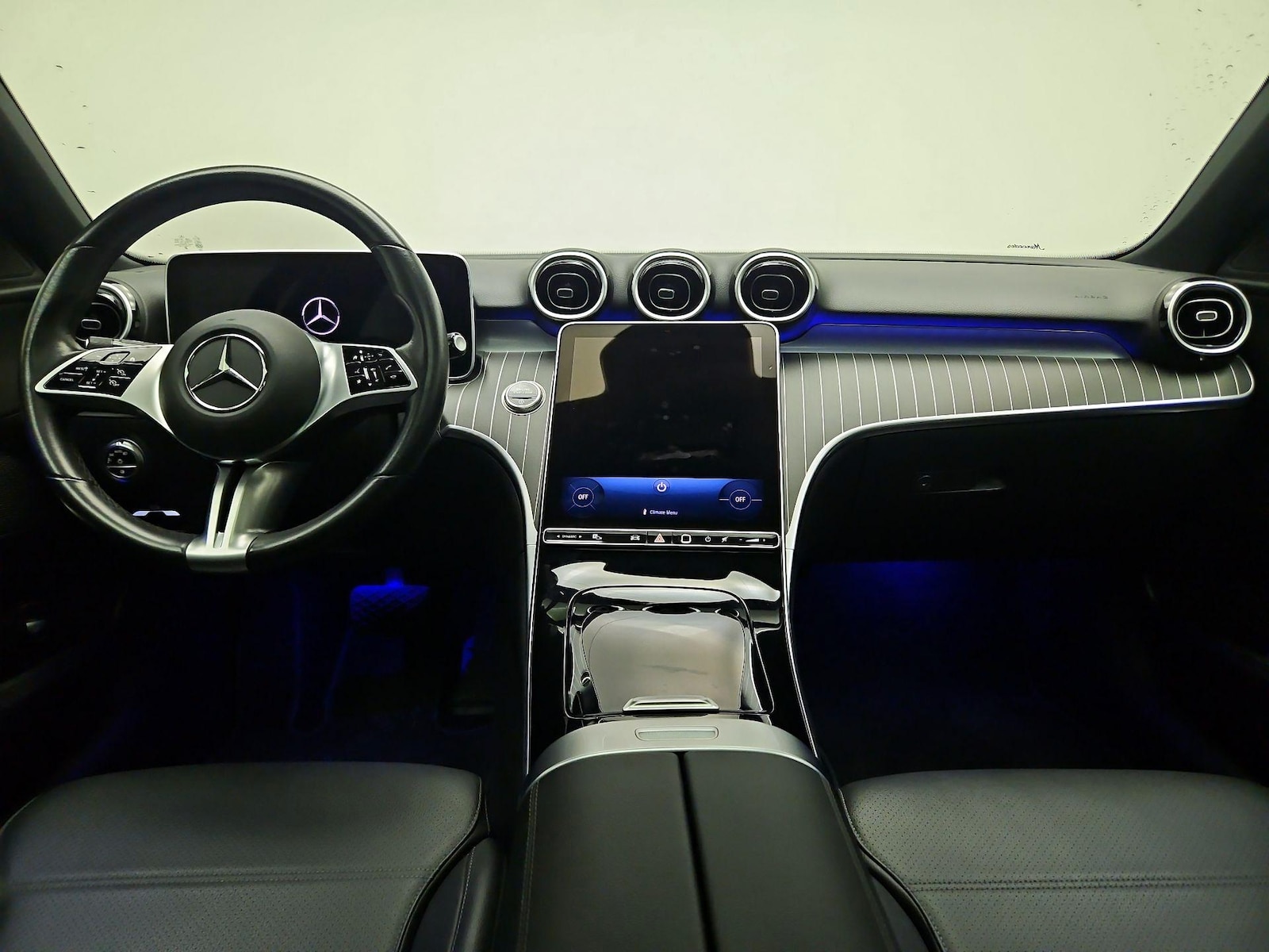 2025 Mercedes-Benz C-Class Sedan C 300 - Photo 10